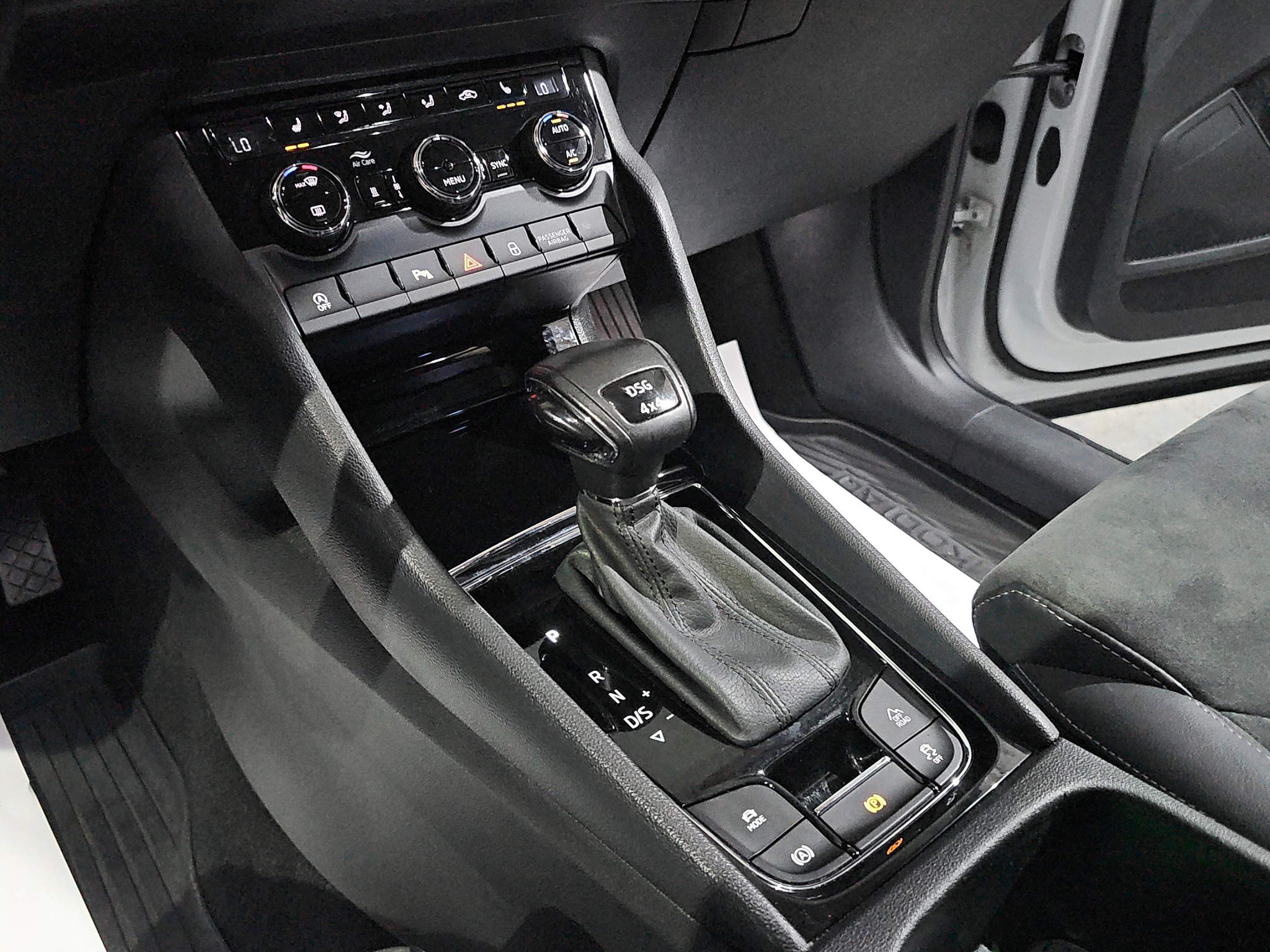 
								Škoda Kodiaq AWD/MATR/DSG full									