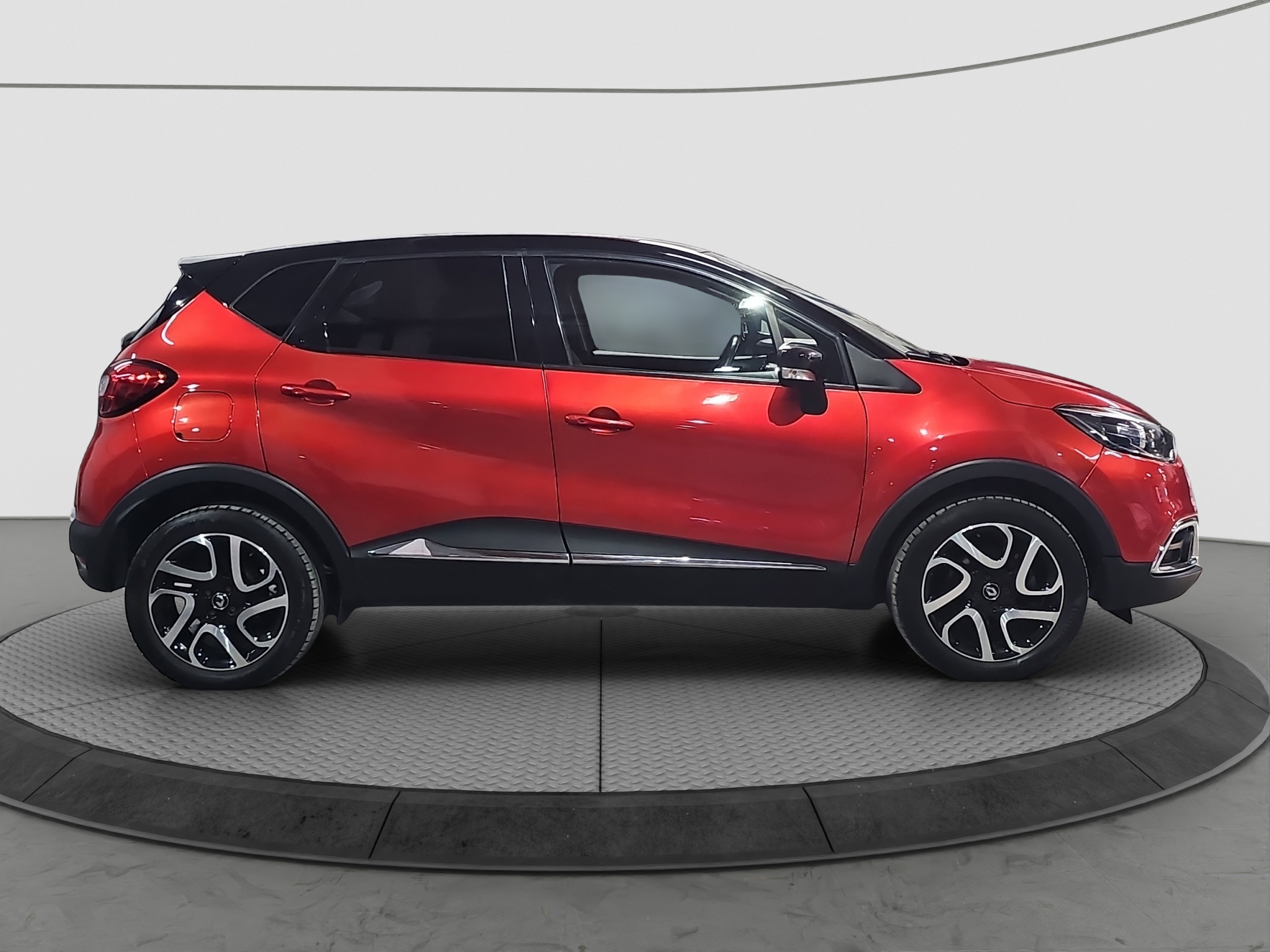 
								Renault Captur AUTO/T.O.P full									