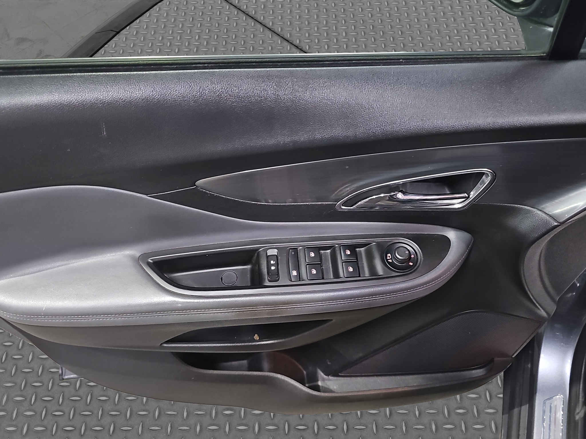 
								Opel Mokka ŠIBER/AUTO/FUL.L full									