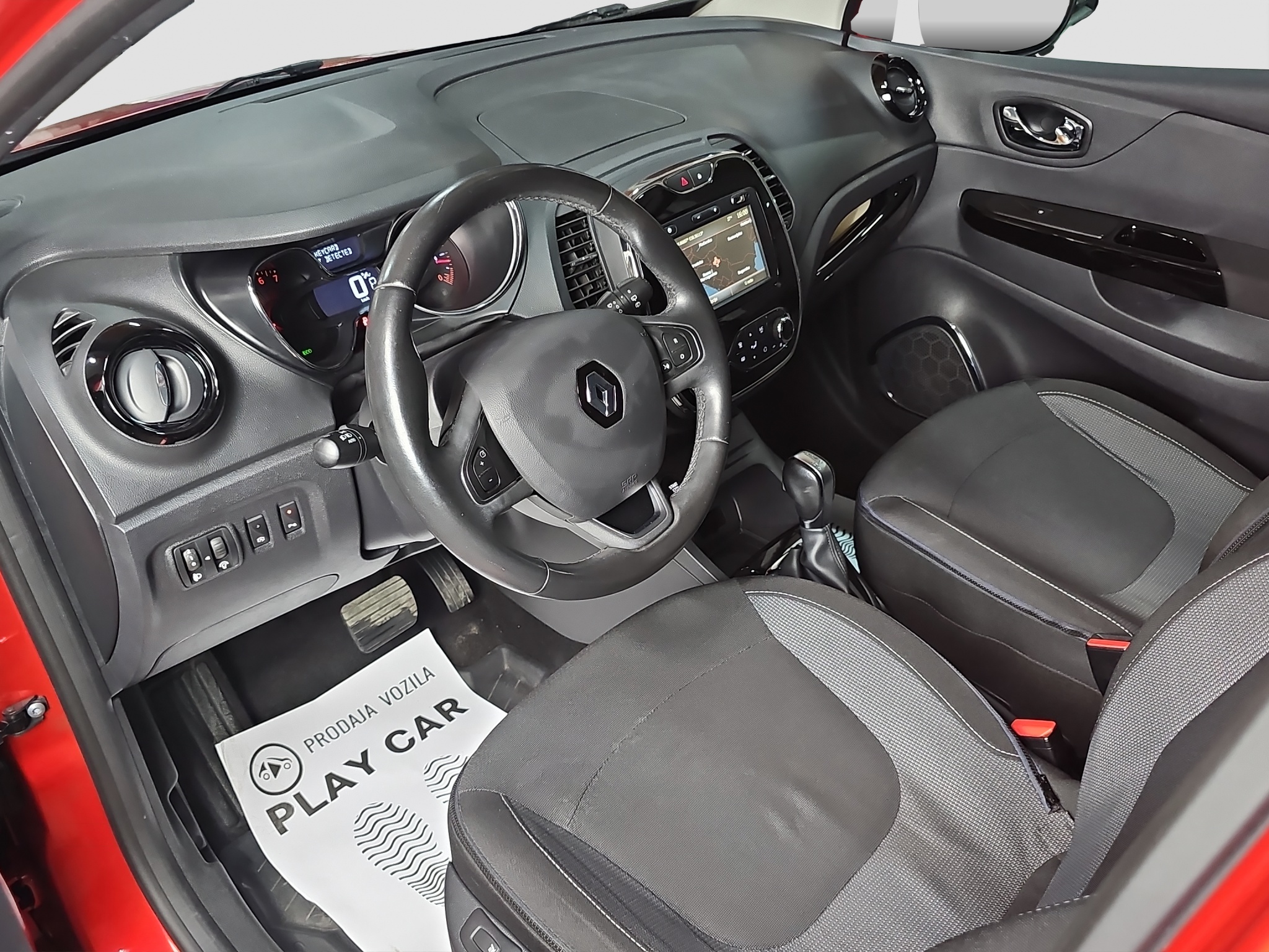 
								Renault Captur AUTO/T.O.P full									