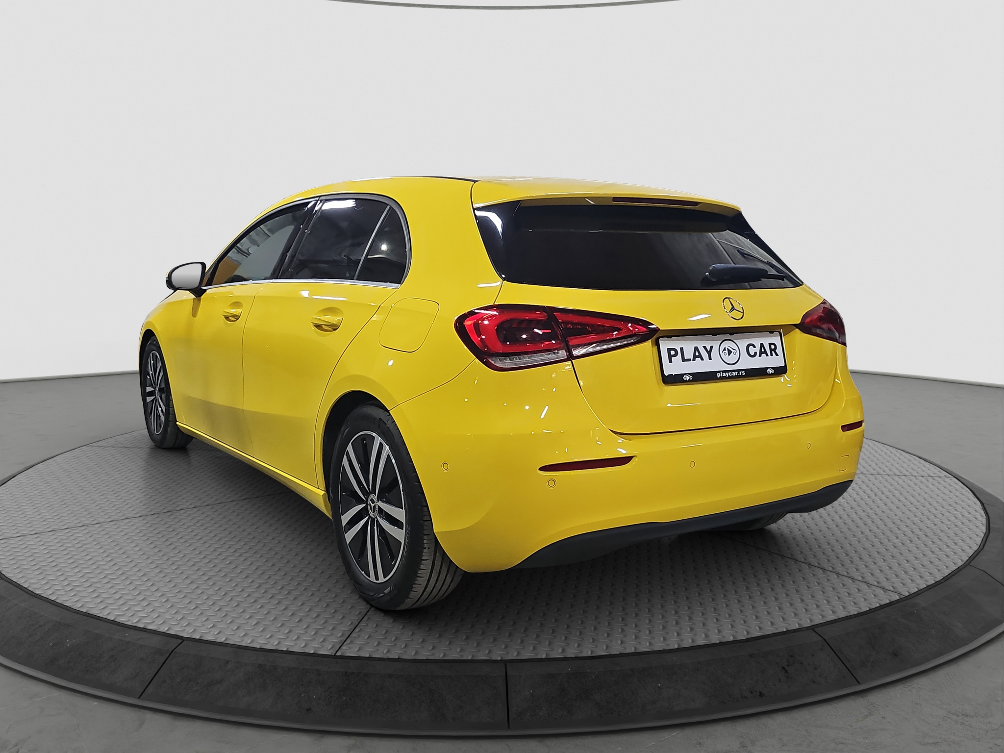 
								Mercedes Benz A 180 AUTO/FU.LL full									