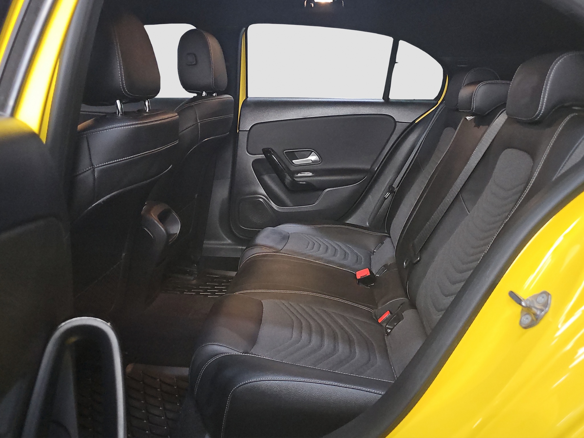 
								Mercedes Benz A 180 AUTO/FU.LL full									