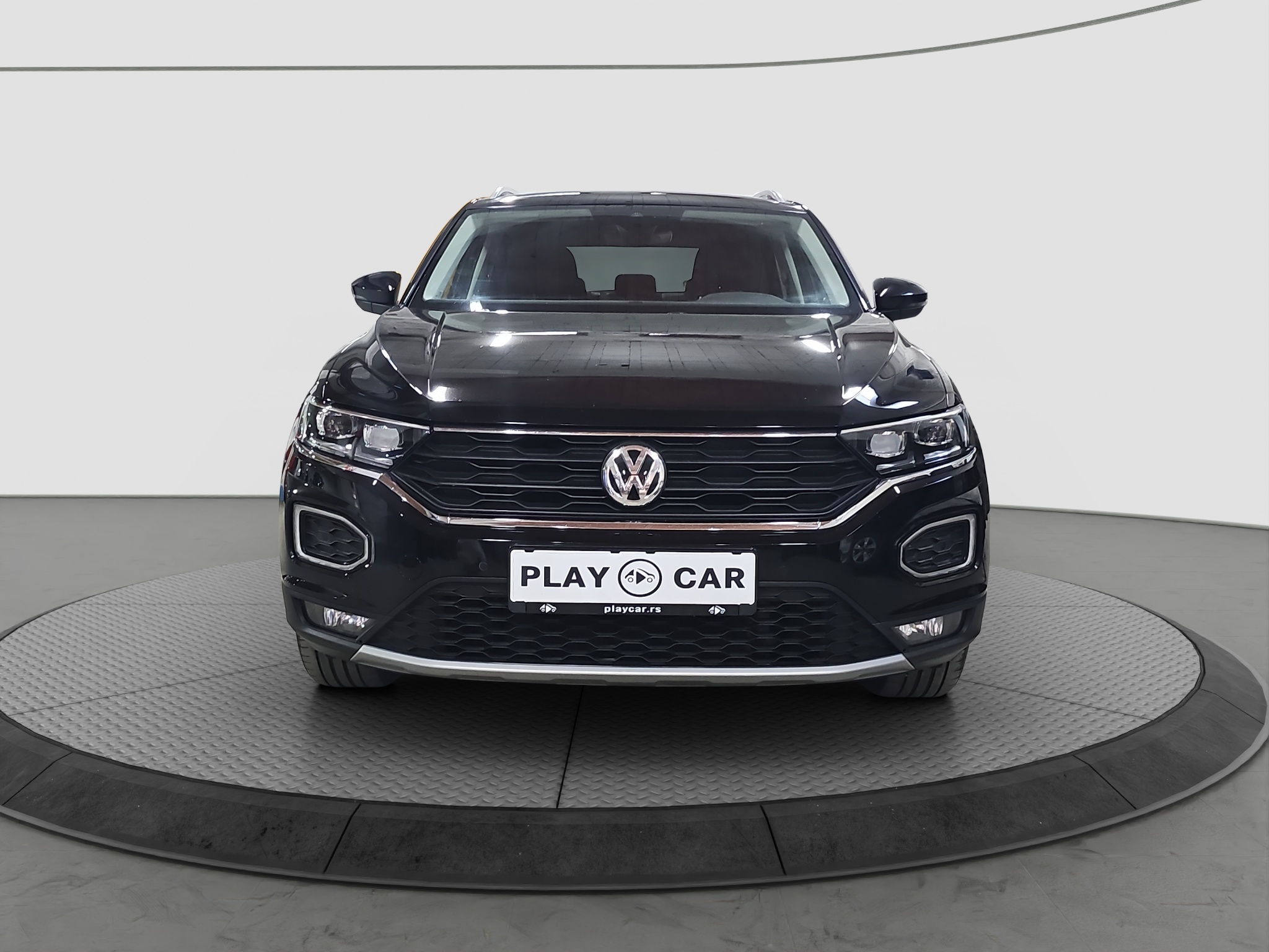 
								Volkswagen T-Roc AUTO/T.O.P/VIRT full									