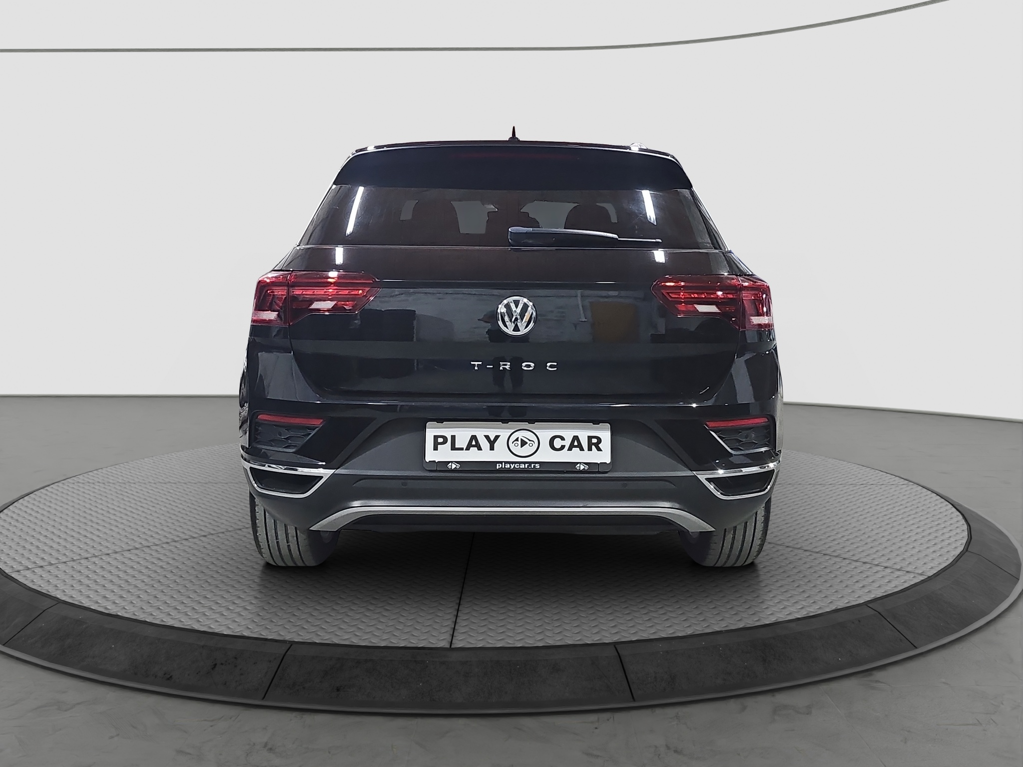 
								Volkswagen T-Roc AUTO/T.O.P/VIRT full									