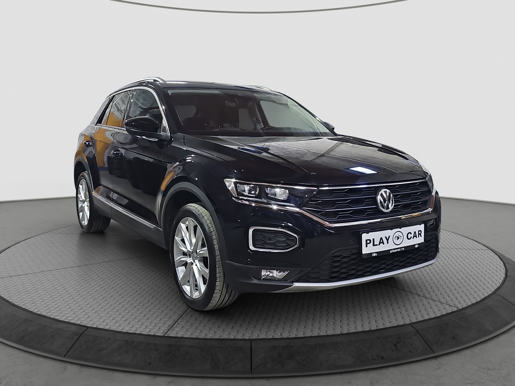 
								Volkswagen T-Roc AUTO/T.O.P/VIRT full									