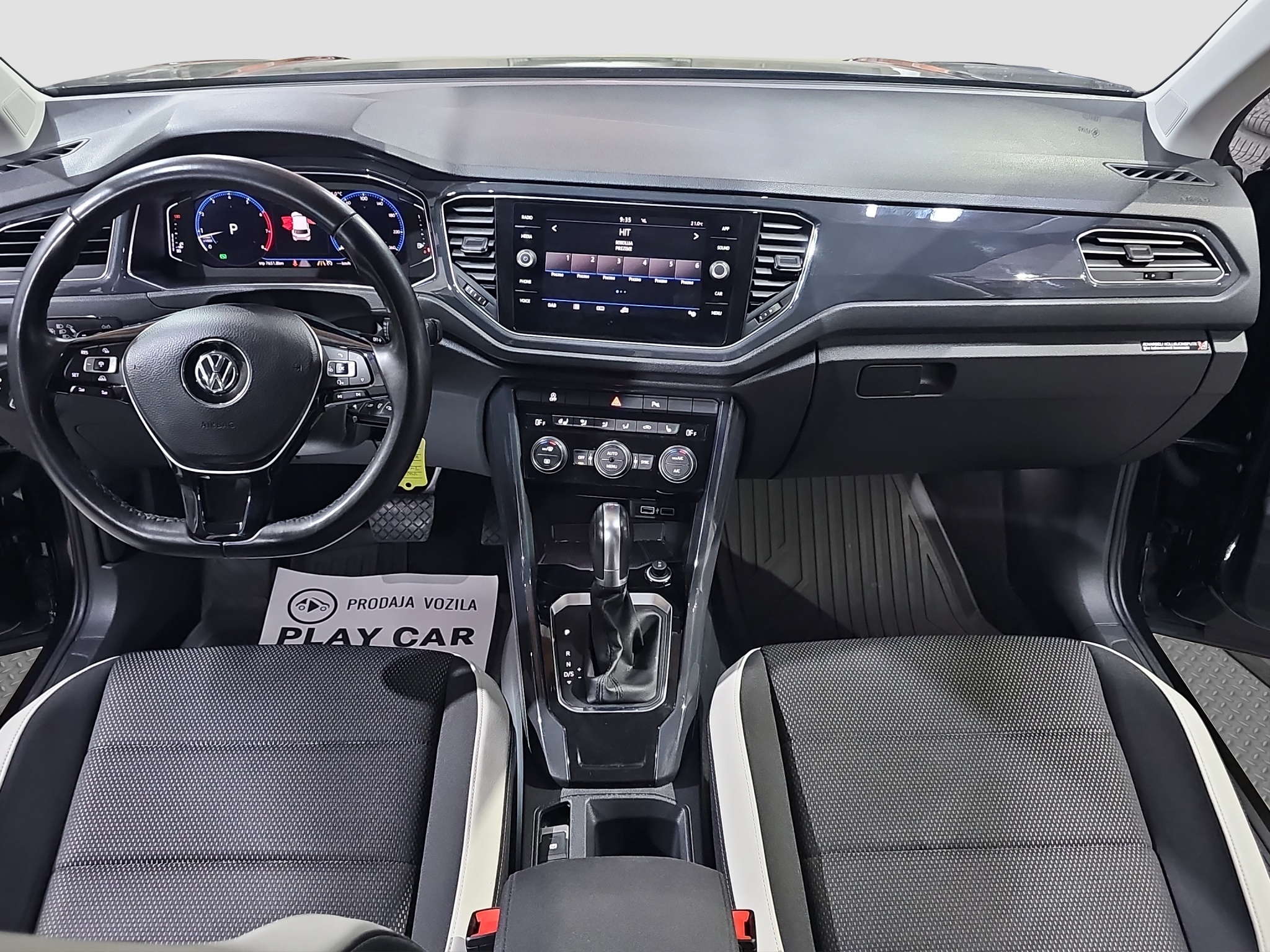 
								Volkswagen T-Roc AUTO/T.O.P/VIRT full									