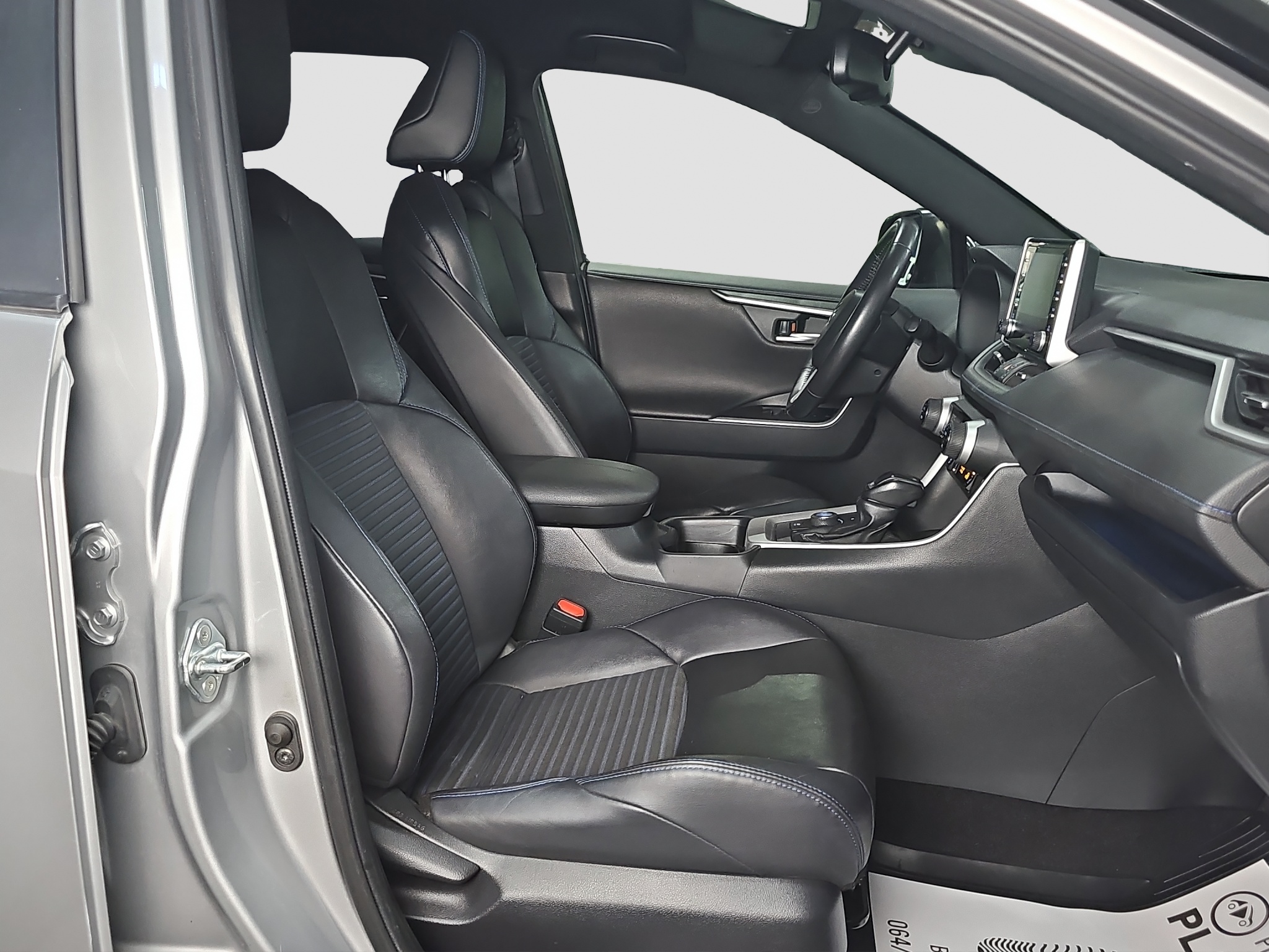 
								Toyota RAV 4 AWD/T0P full									