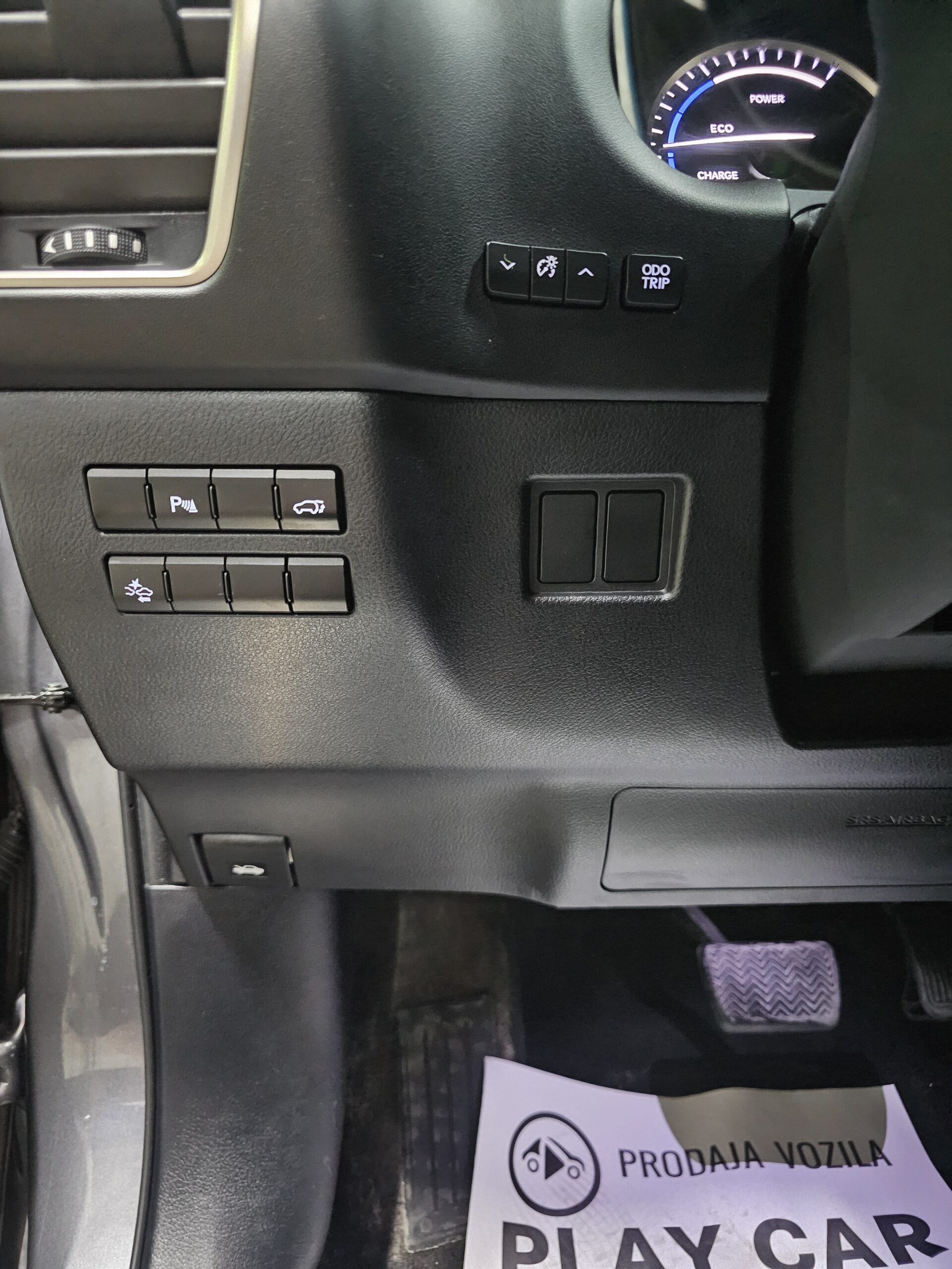 
								Lexus NX AWD/ODL.IČAN full									