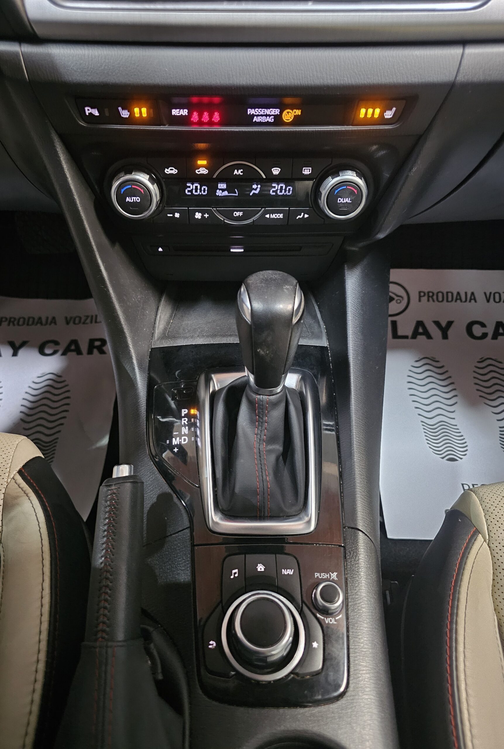 
								Mazda 3 AUTO/DOBAR full									
