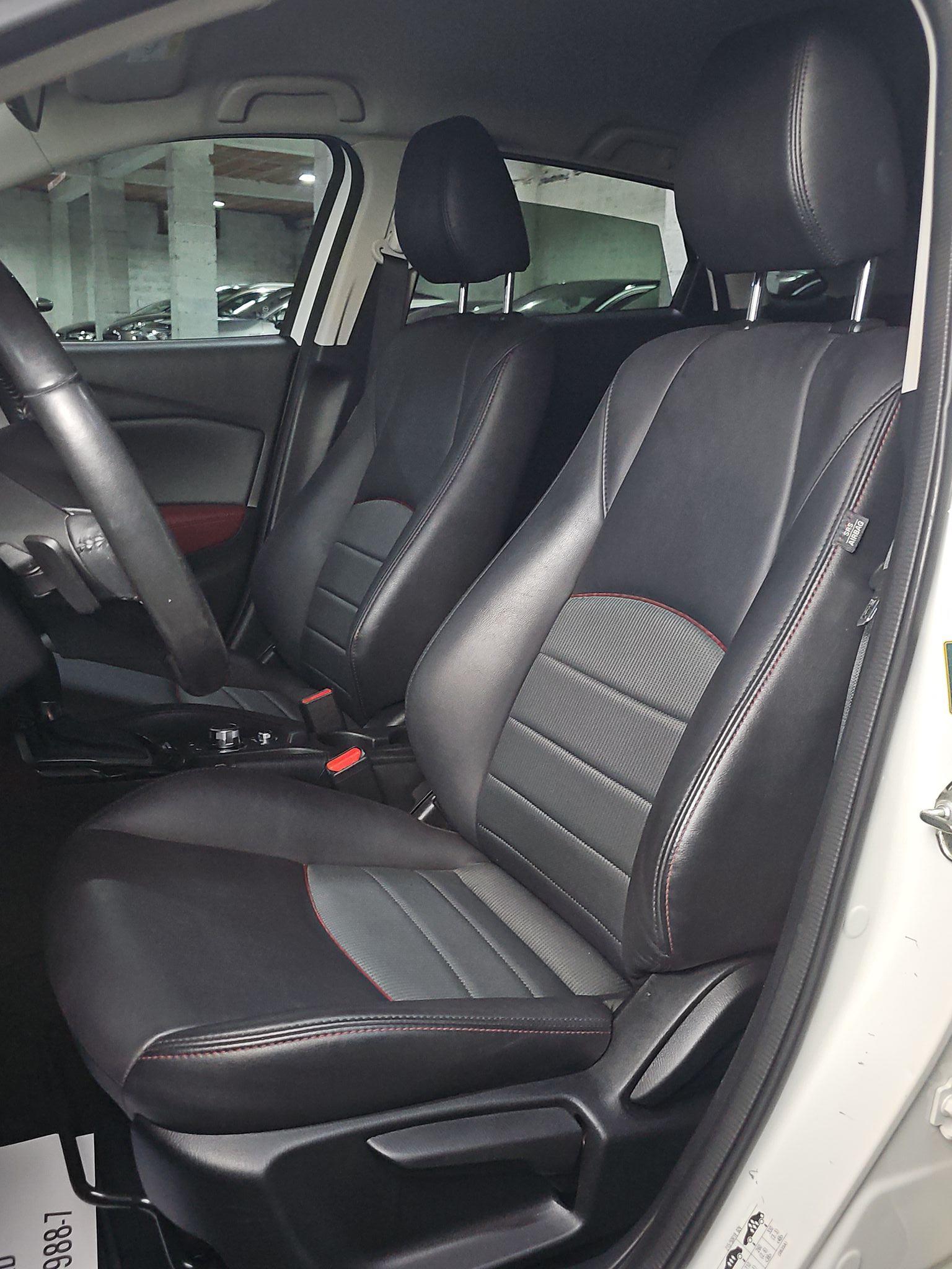 
								Mazda CX-3 AUTO/FU.LL full									