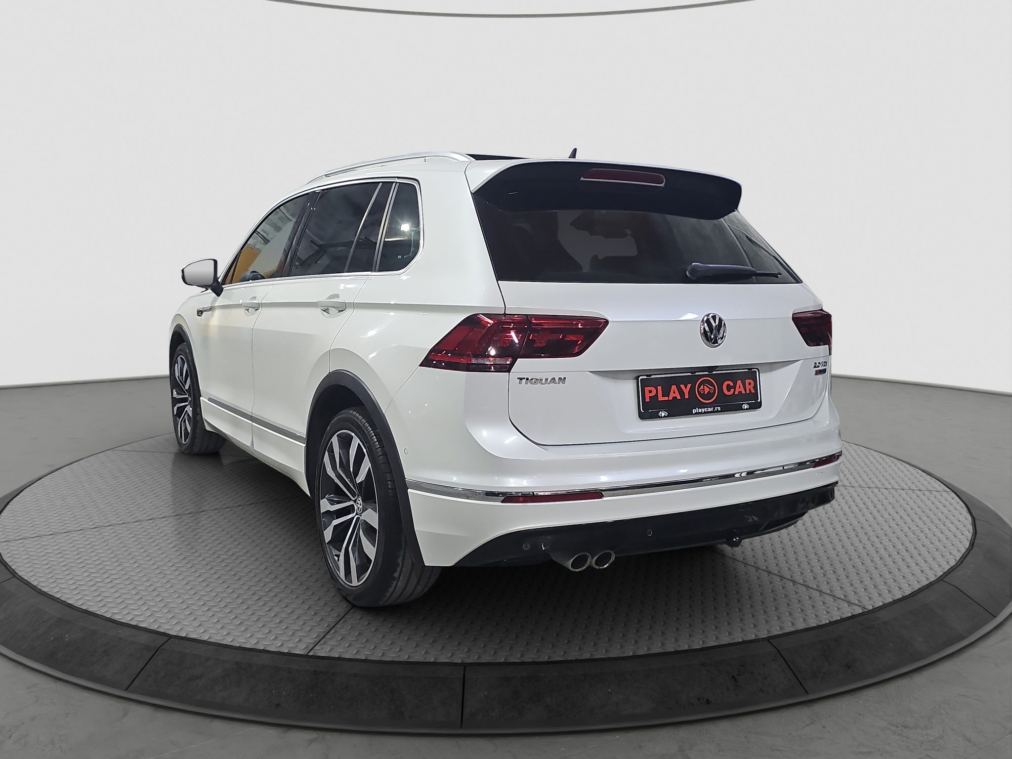 
								Volkswagen Tiguan R-line x2/4M/VIRT full									