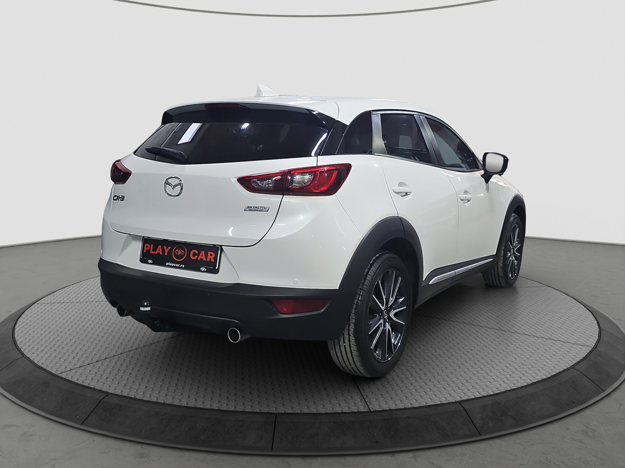
								Mazda CX-3 AUTO/FU.LL full									