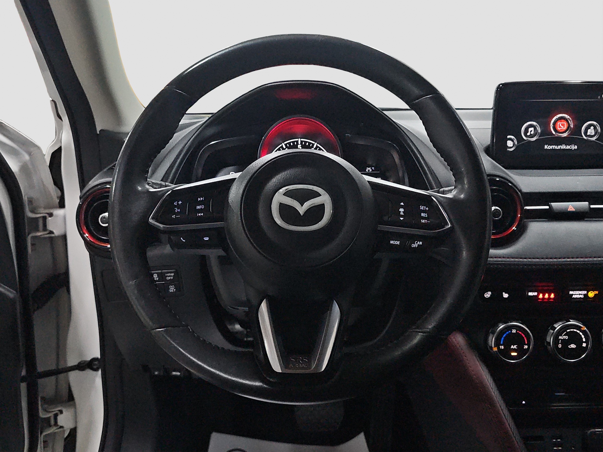 
								Mazda CX-3 AUTO/FU.LL full									