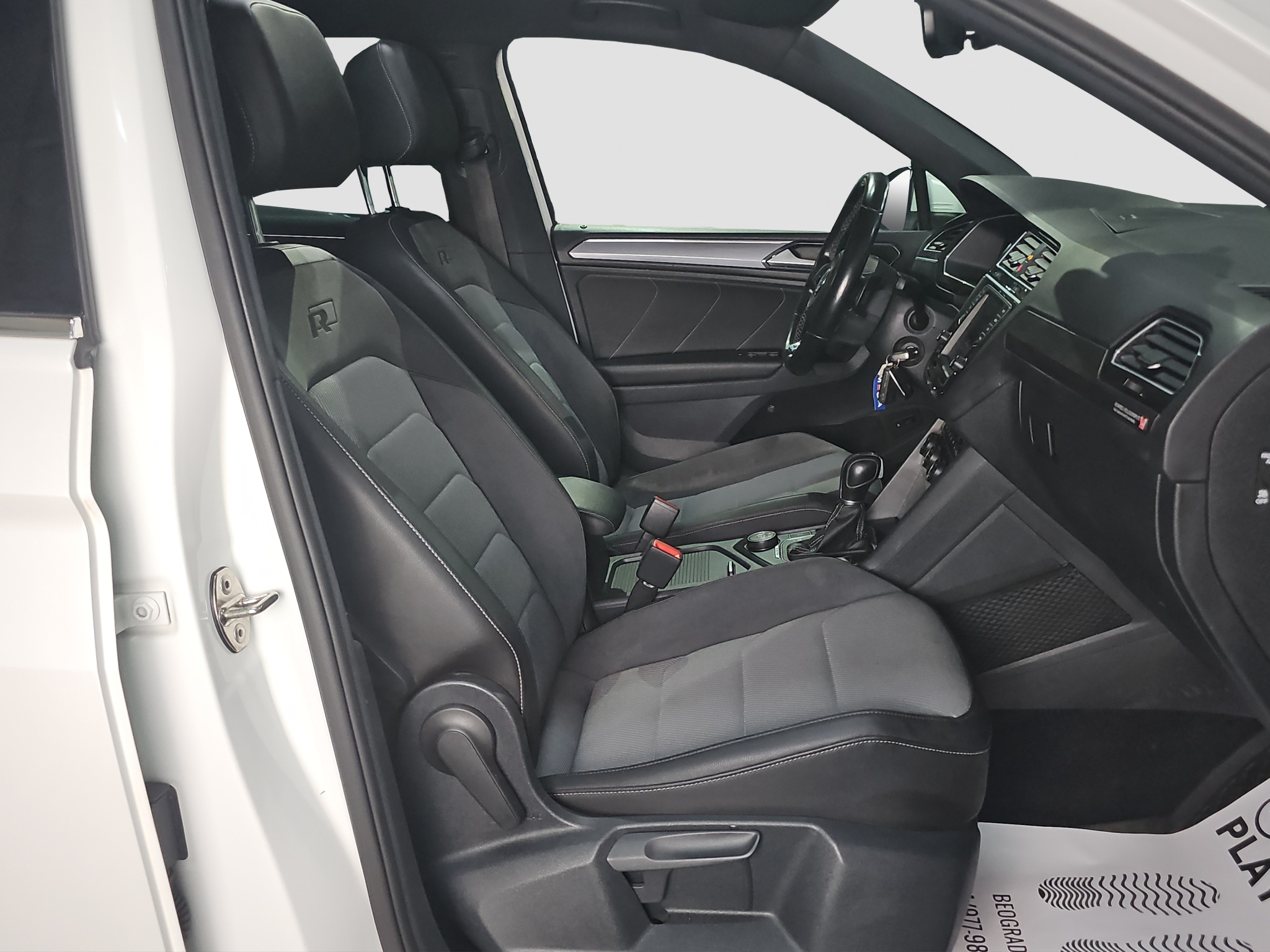 
								Volkswagen Tiguan R-line x2/4M/VIRT full									