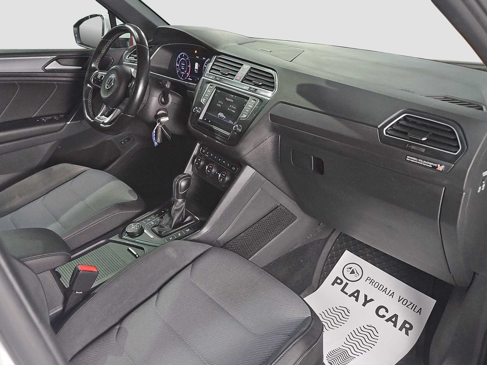 
								Volkswagen Tiguan R-line x2/4M/VIRT full									