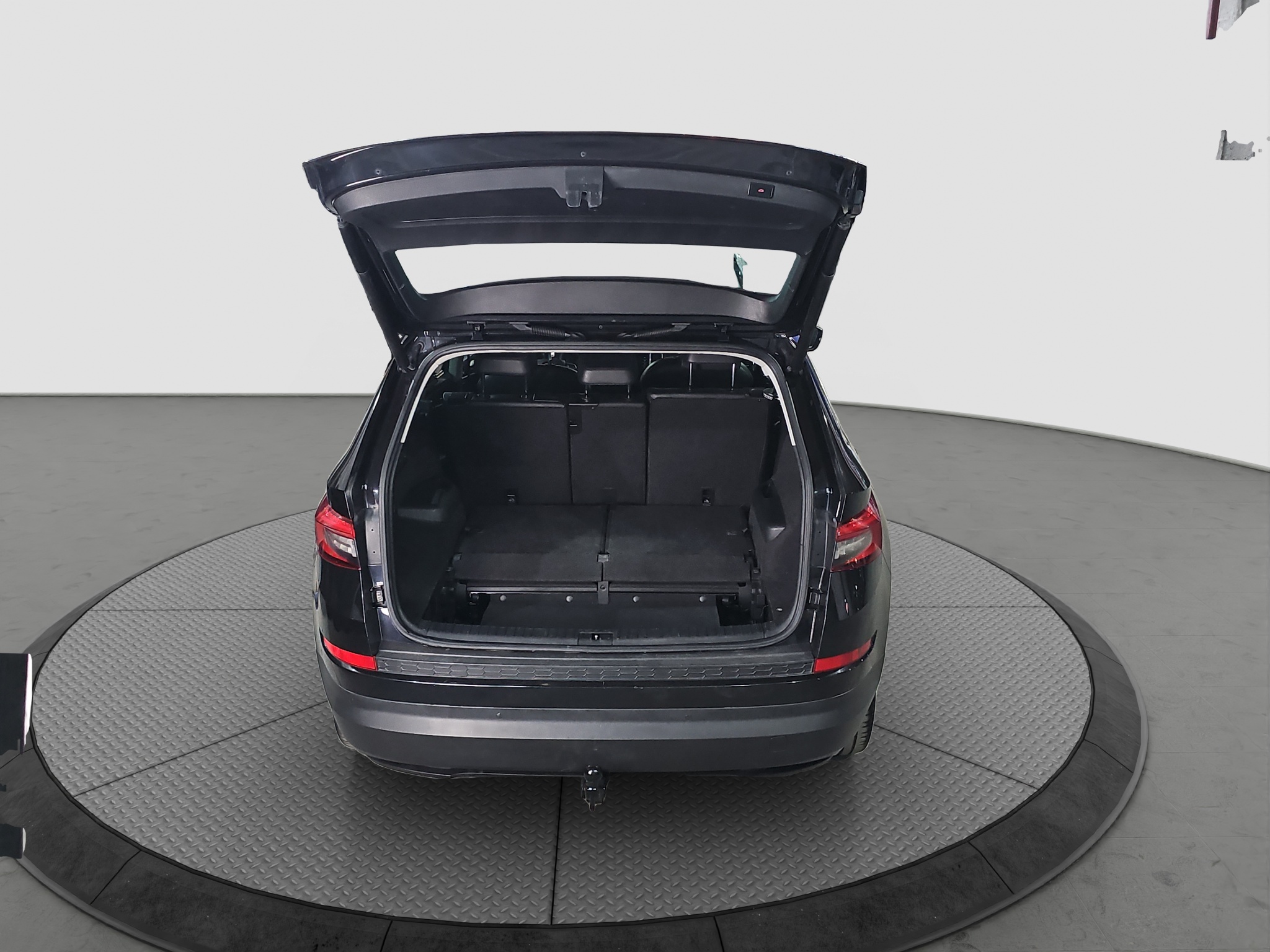
								Škoda Kodiaq AWD/MATR/DSG full									