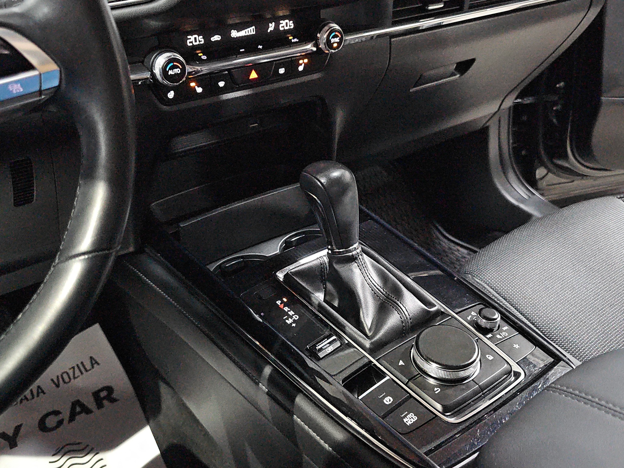 
								Mazda CX-30 SKYACTIV-X/MALA.KM full									