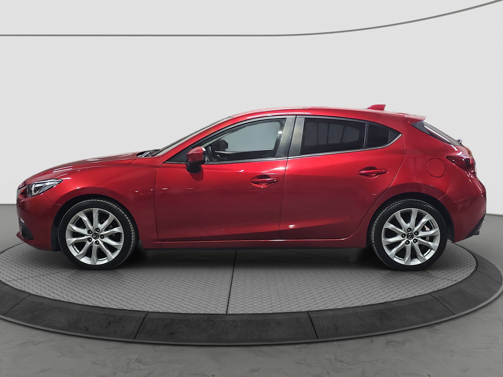 
								Mazda 3 AUTO/DOBAR full									