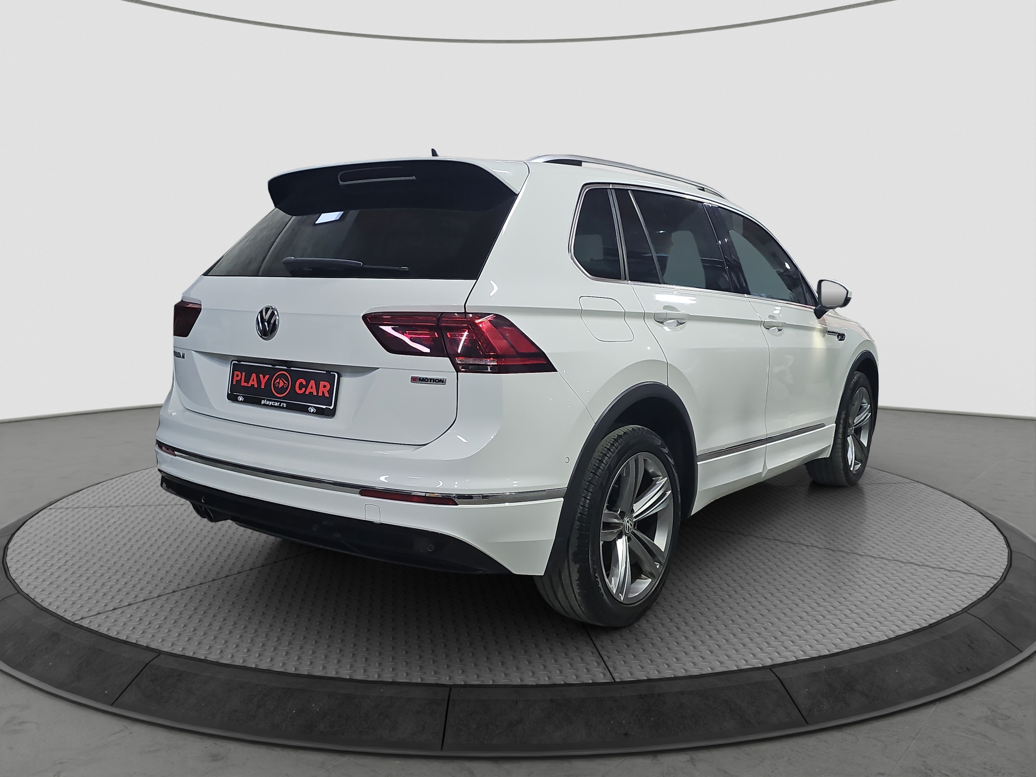 
								Volkswagen Tiguan R-line/4motion/T.O.P full									