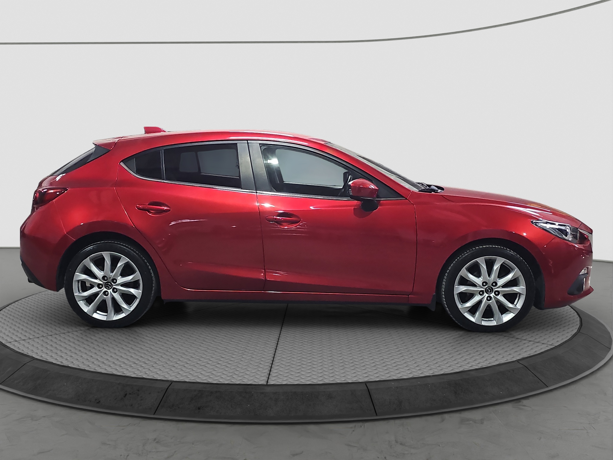
								Mazda 3 AUTO/DOBAR full									