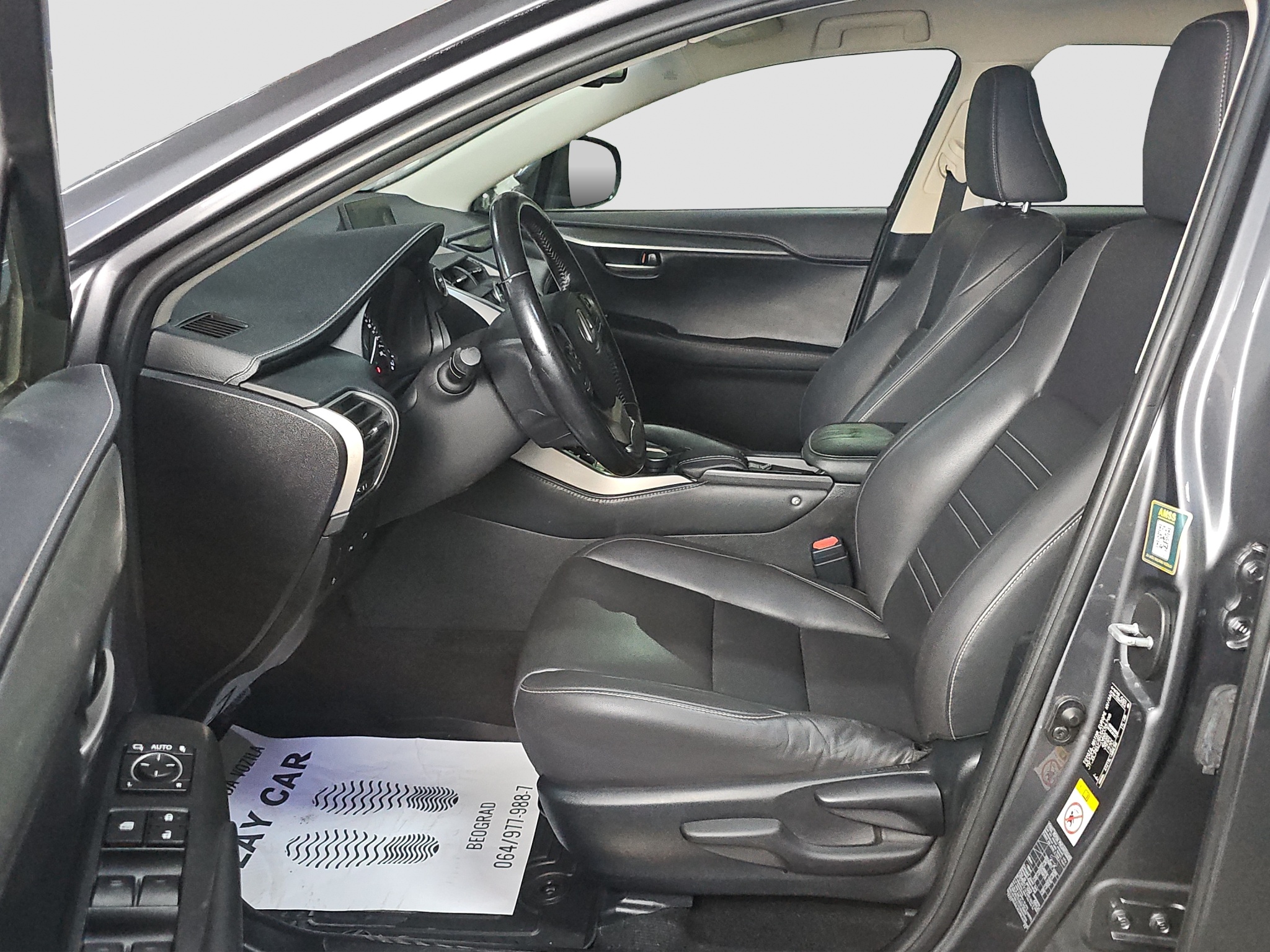 
								Lexus NX AWD/ODL.IČAN full									