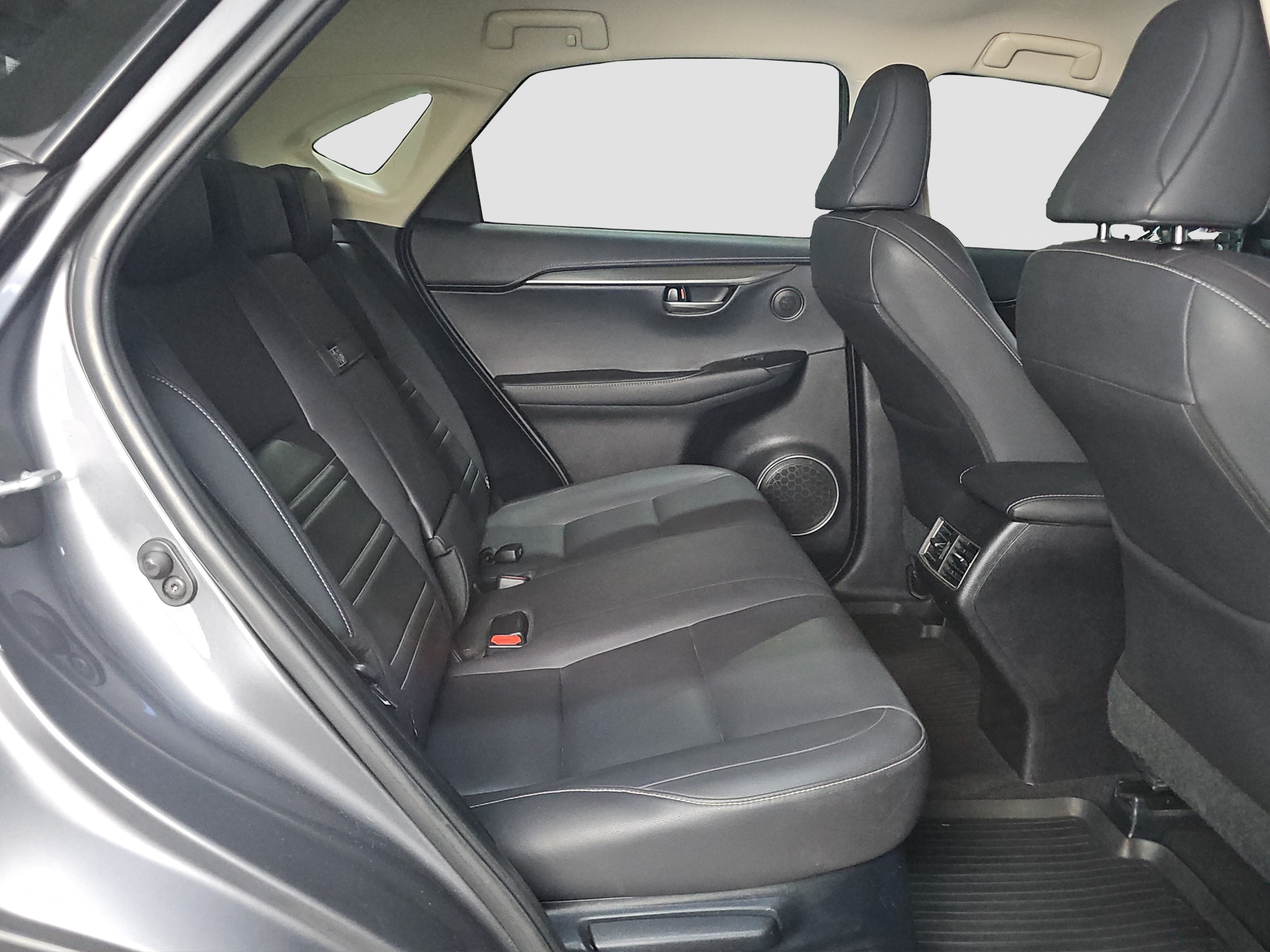 
								Lexus NX AWD/ODL.IČAN full									