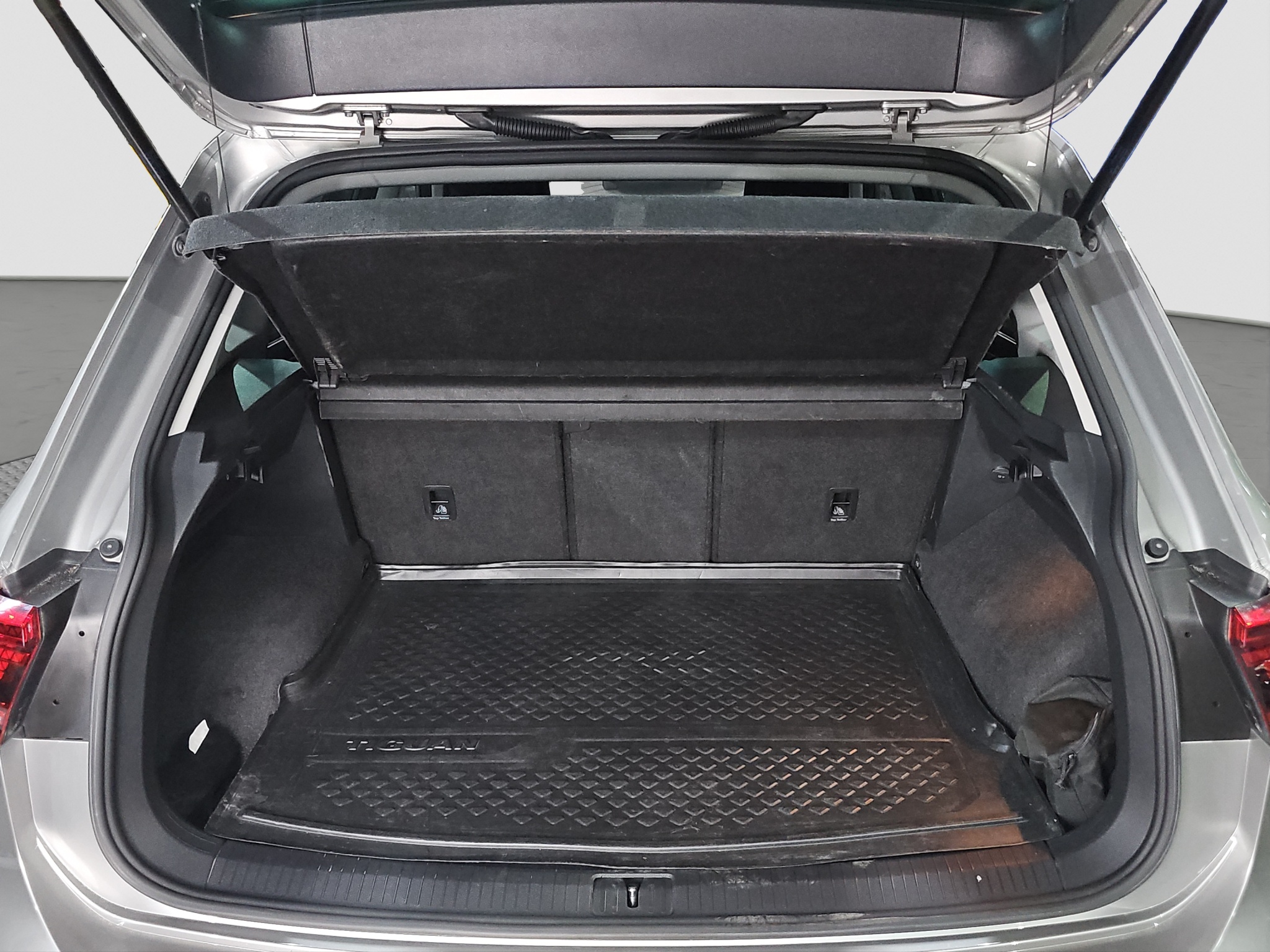 
								Volkswagen Tiguan R-line/4motion full									