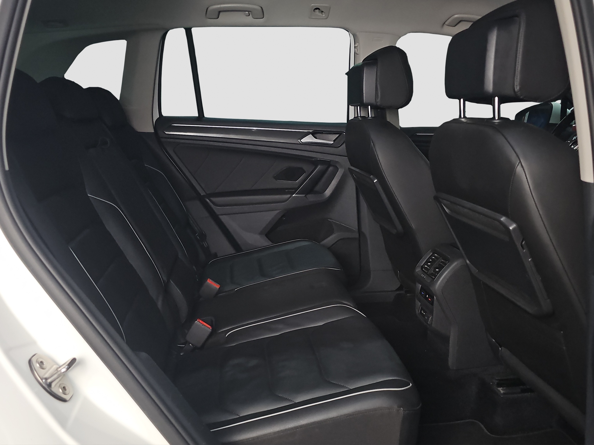 
								Volkswagen Tiguan R-line/4motion/T.O.P full									