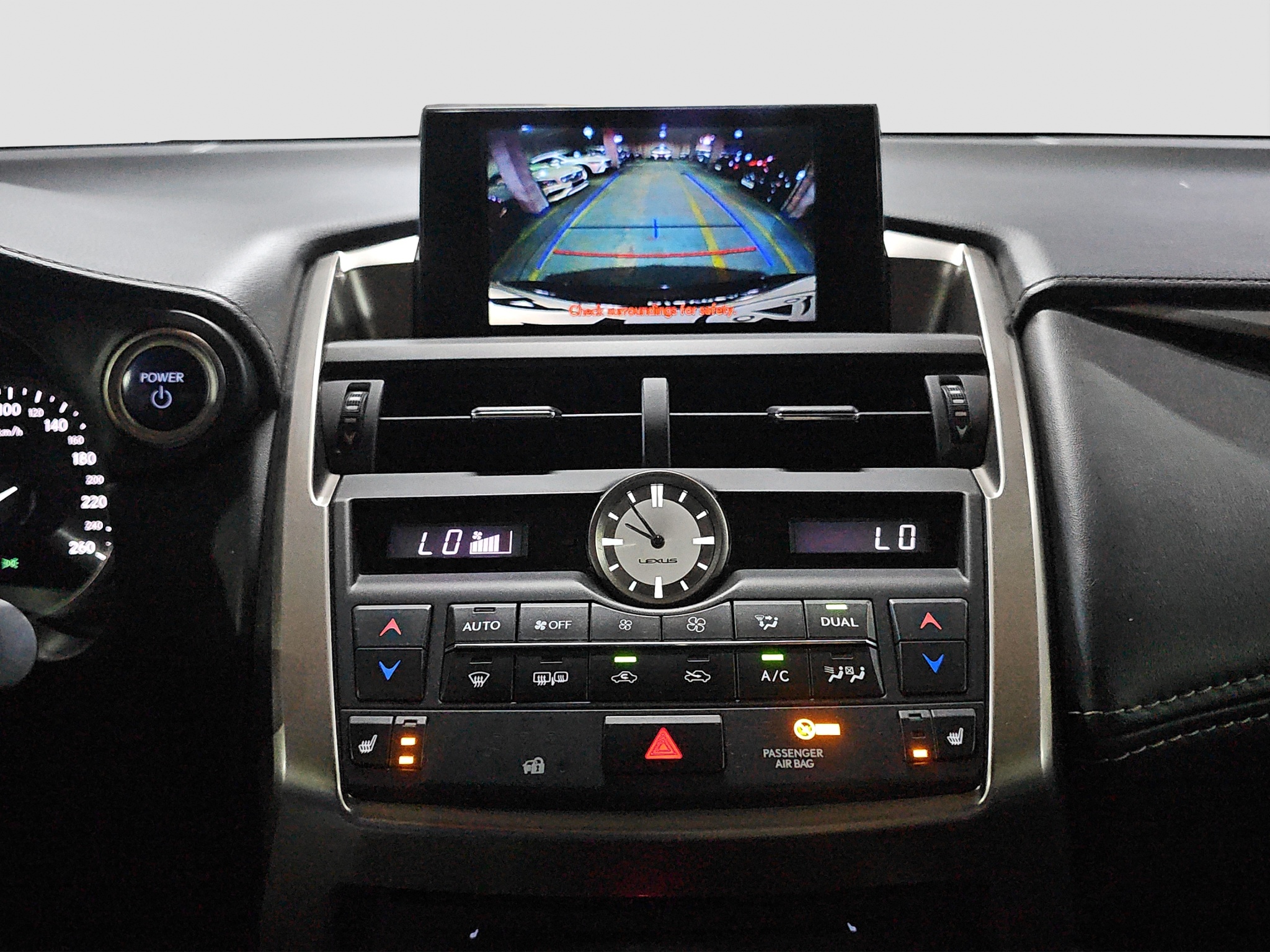
								Lexus NX AWD/ODL.IČAN full									