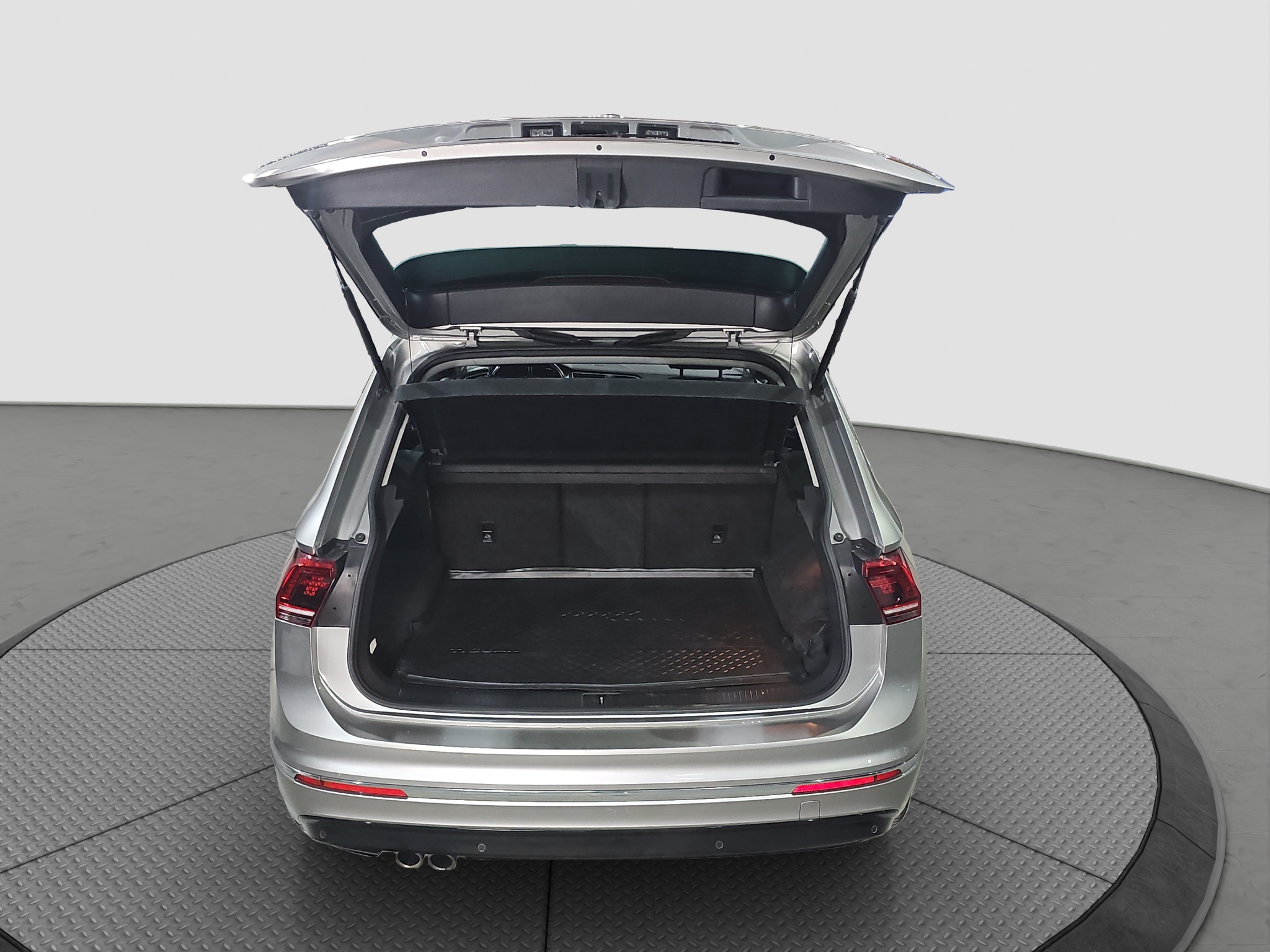 
								Volkswagen Tiguan R-line/4motion full									