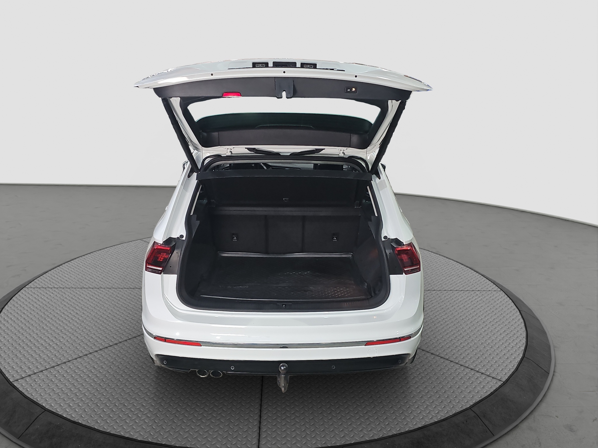 
								Volkswagen Tiguan R-line/4motion/T.O.P full									