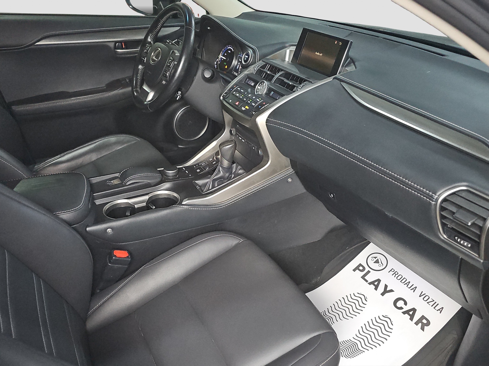 
								Lexus NX AWD/ODL.IČAN full									