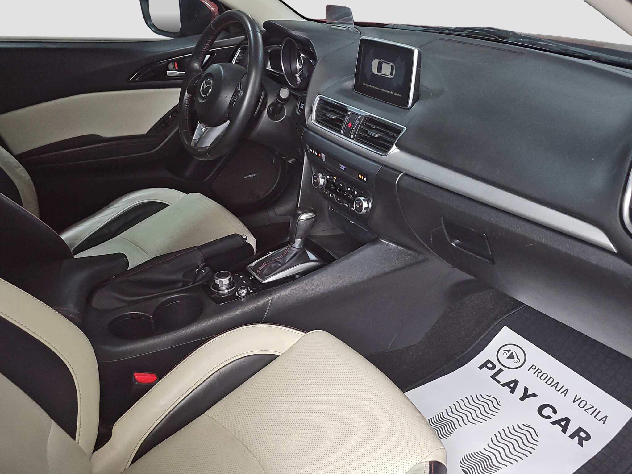 
								Mazda 3 AUTO/DOBAR full									