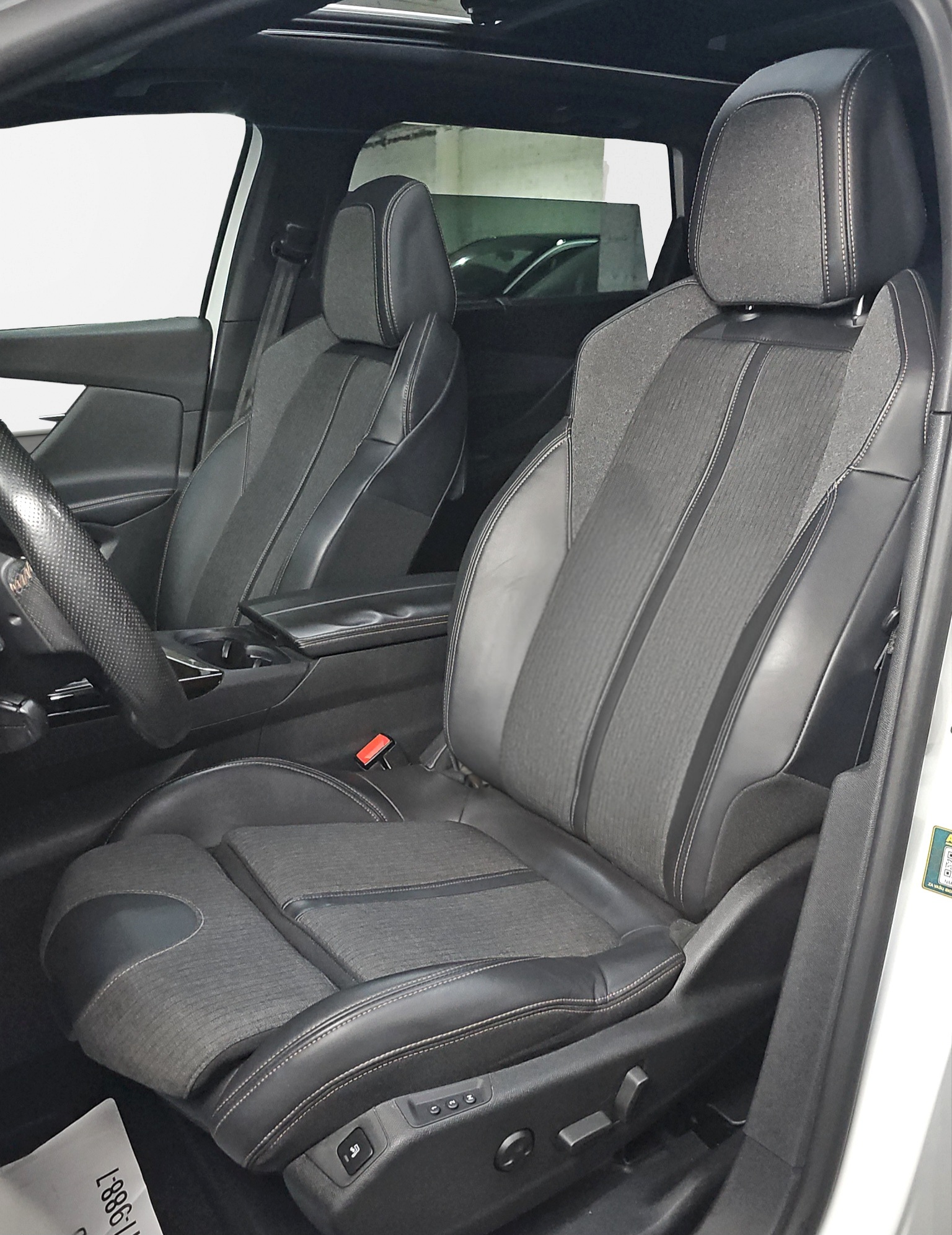 
								Peugeot 5008 GT-line/POK.KROV full									