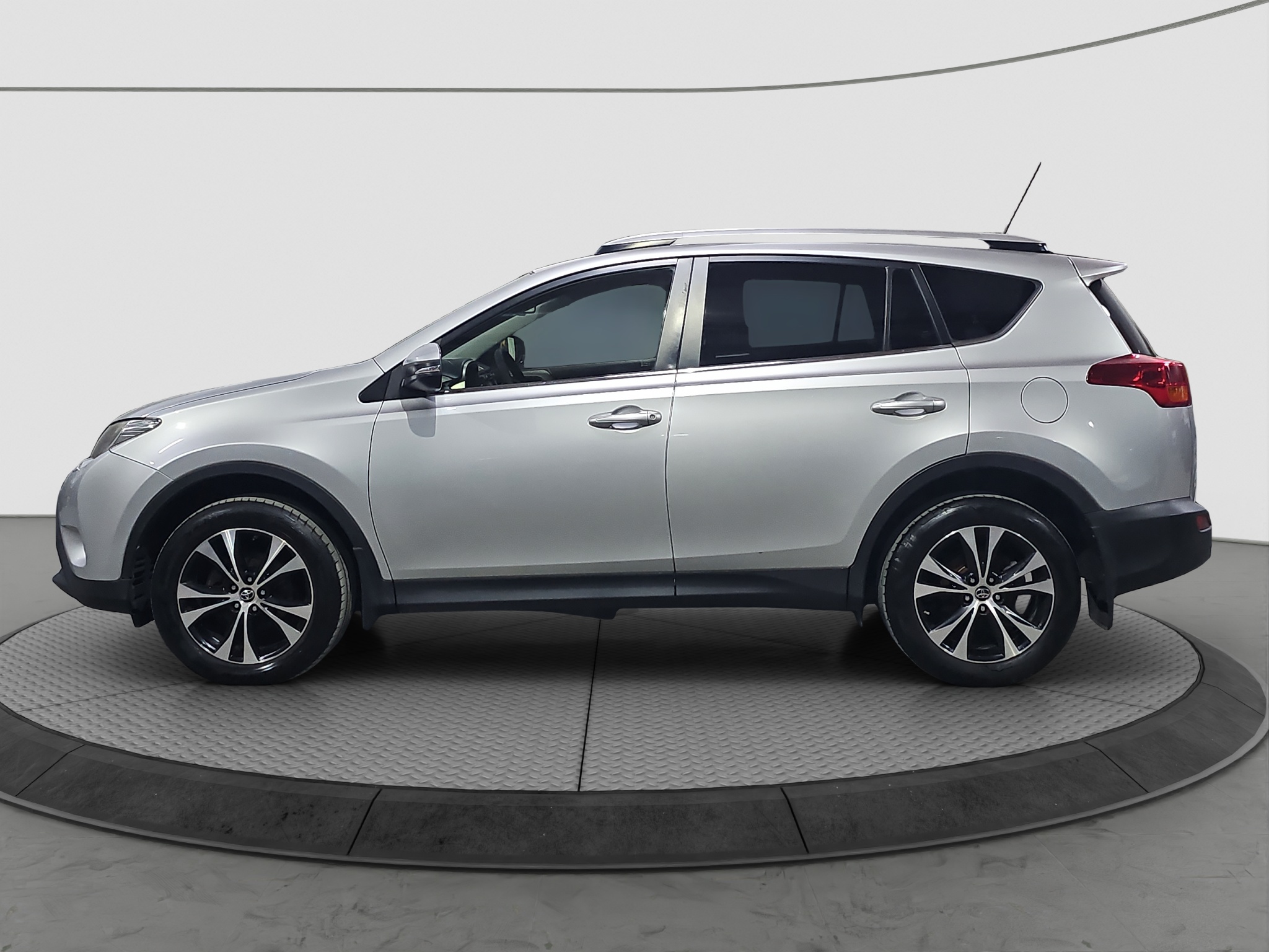 
								Toyota RAV 4 AWD/T.O.P full									