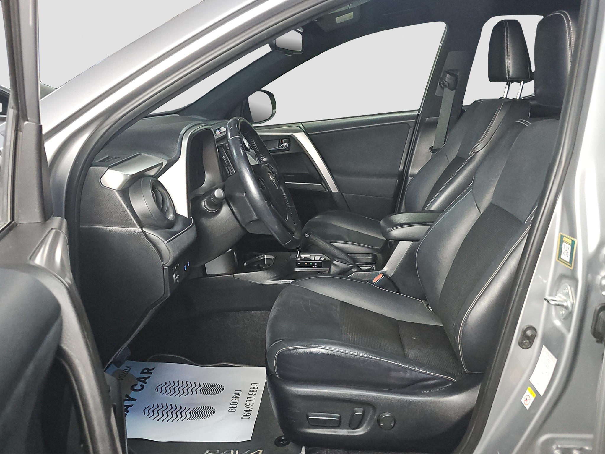 
								Toyota RAV 4 MALA.KM/ODL.IČAN full									