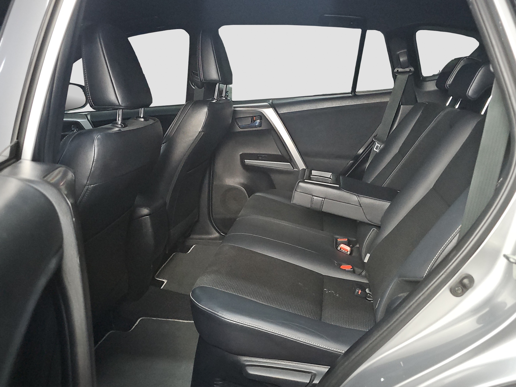 
								Toyota RAV 4 MALA.KM/ODL.IČAN full									