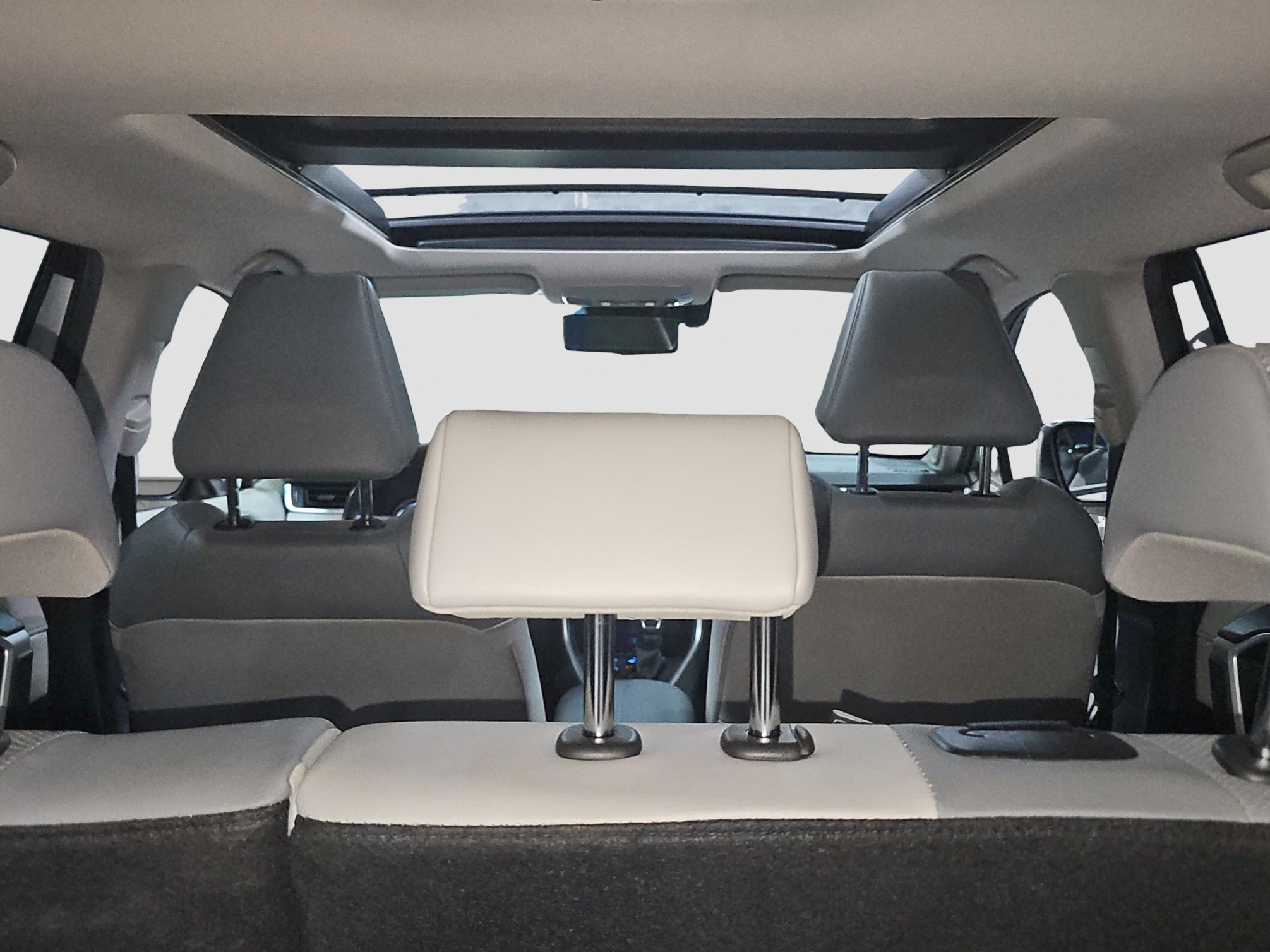 
								Toyota RAV 4 EXECUTIVE/POK.KROV full									