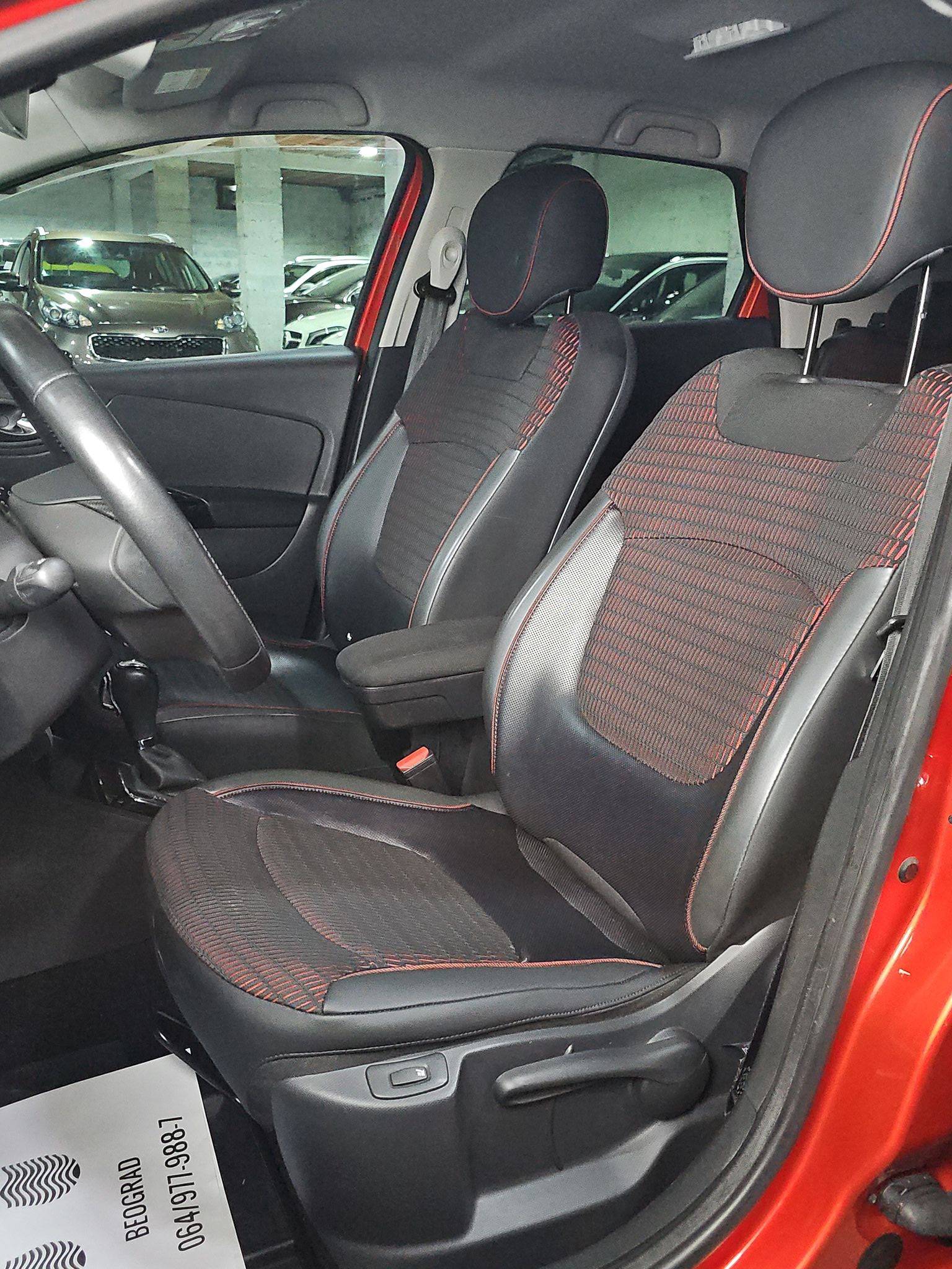 
								Renault Captur HellyHansen/N.OV/AUT full									