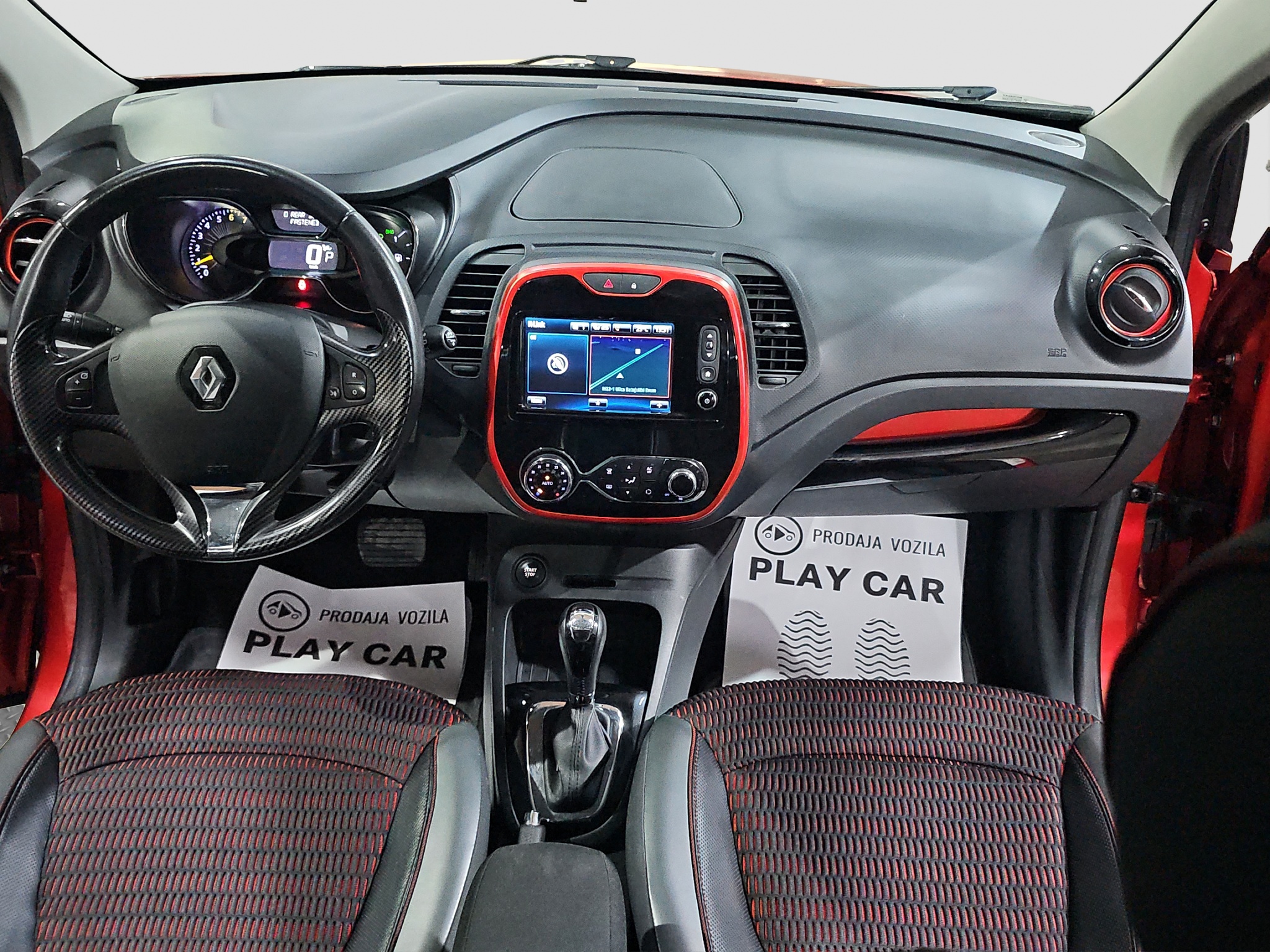 
								Renault Captur HellyHansen/N.OV/AUT full									