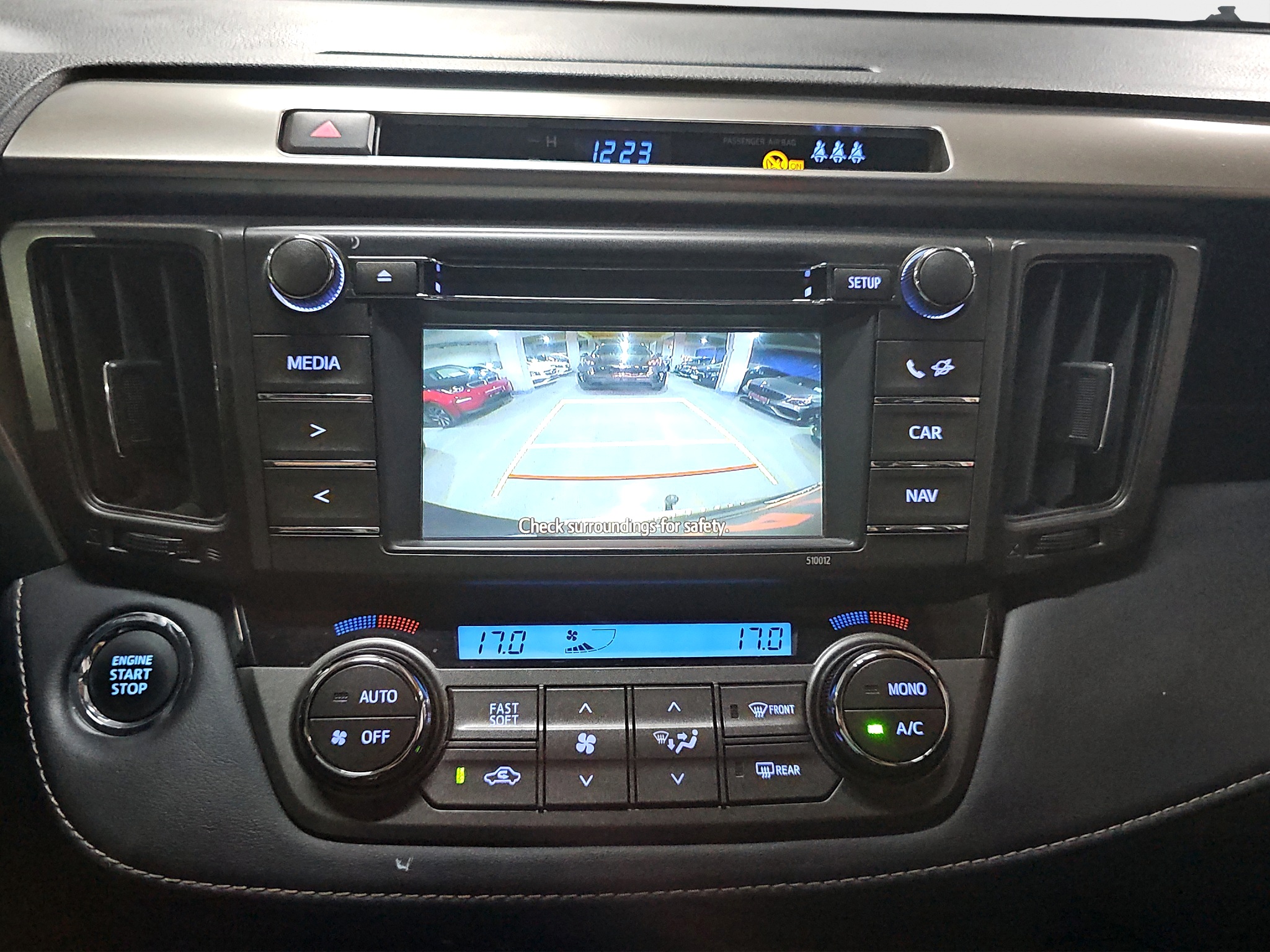 
								Toyota RAV 4 AWD/T.O.P full									