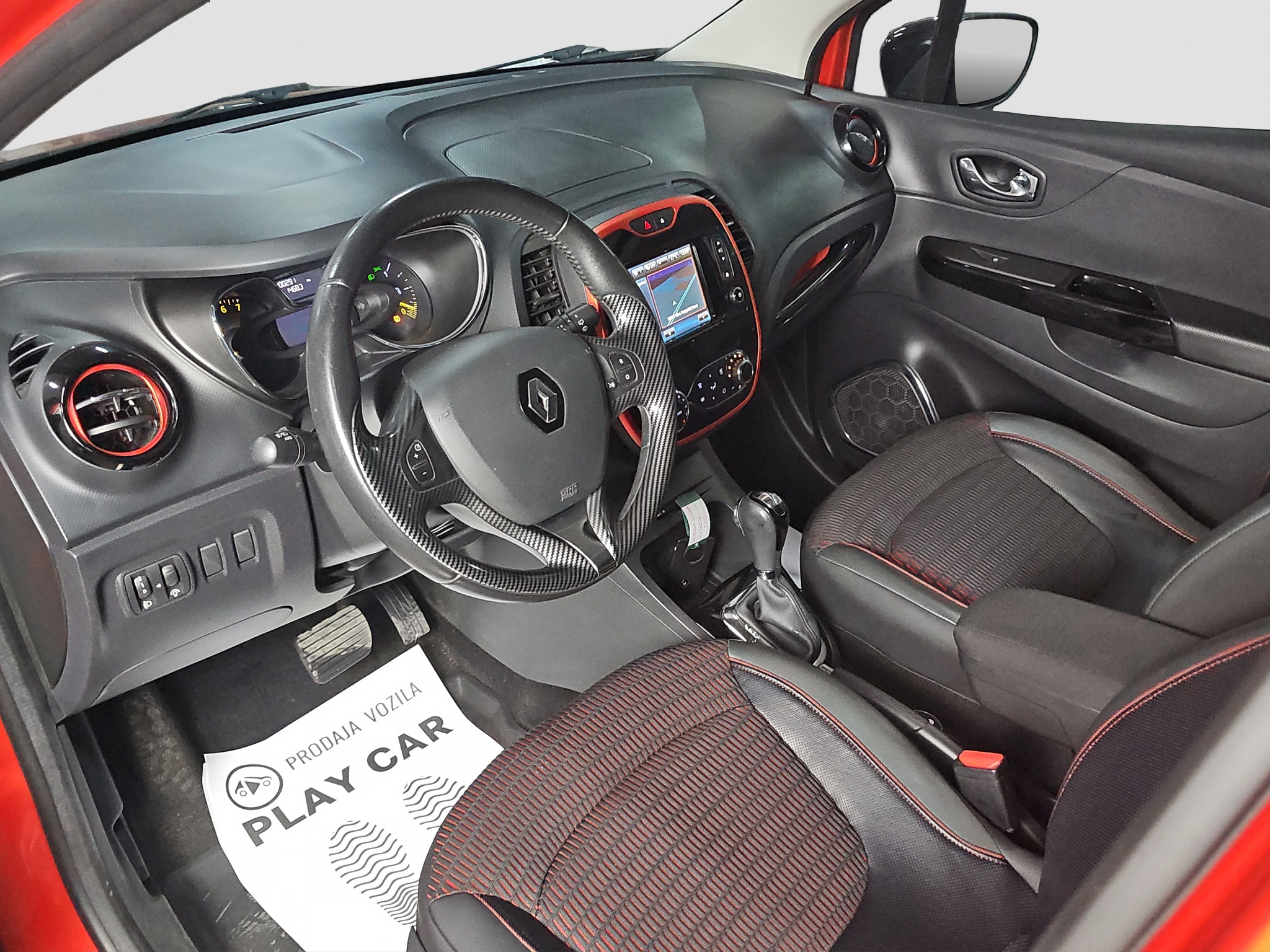
								Renault Captur HellyHansen/N.OV/AUT full									