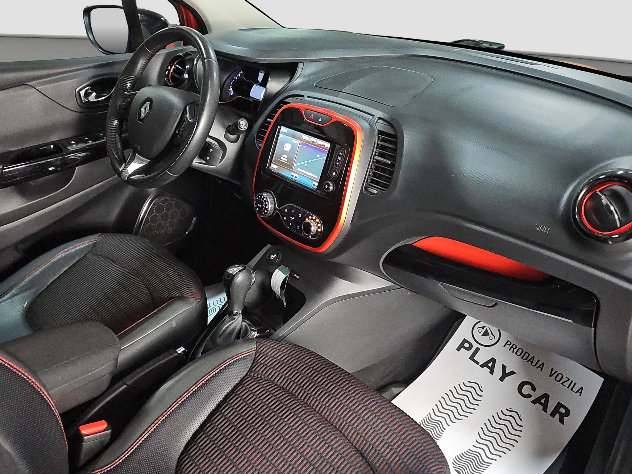 
								Renault Captur HellyHansen/N.OV/AUT full									