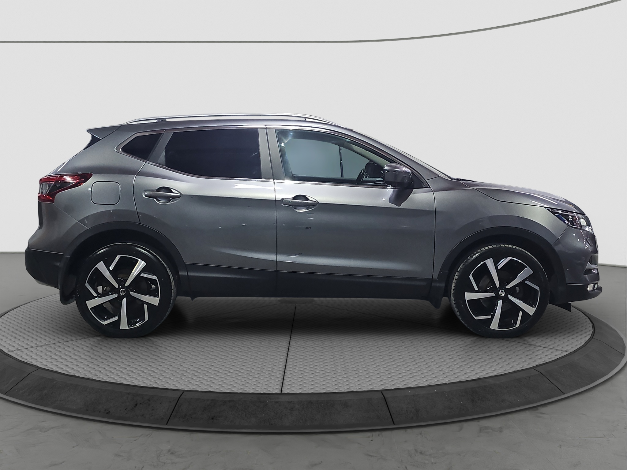 
								Nissan Qashqai TEKNA/AUTO/PAN full									