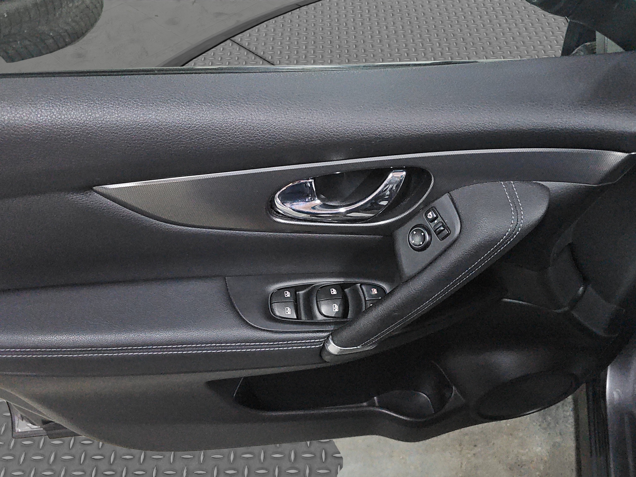 
								Nissan Qashqai TEKNA/AUTO/PAN full									