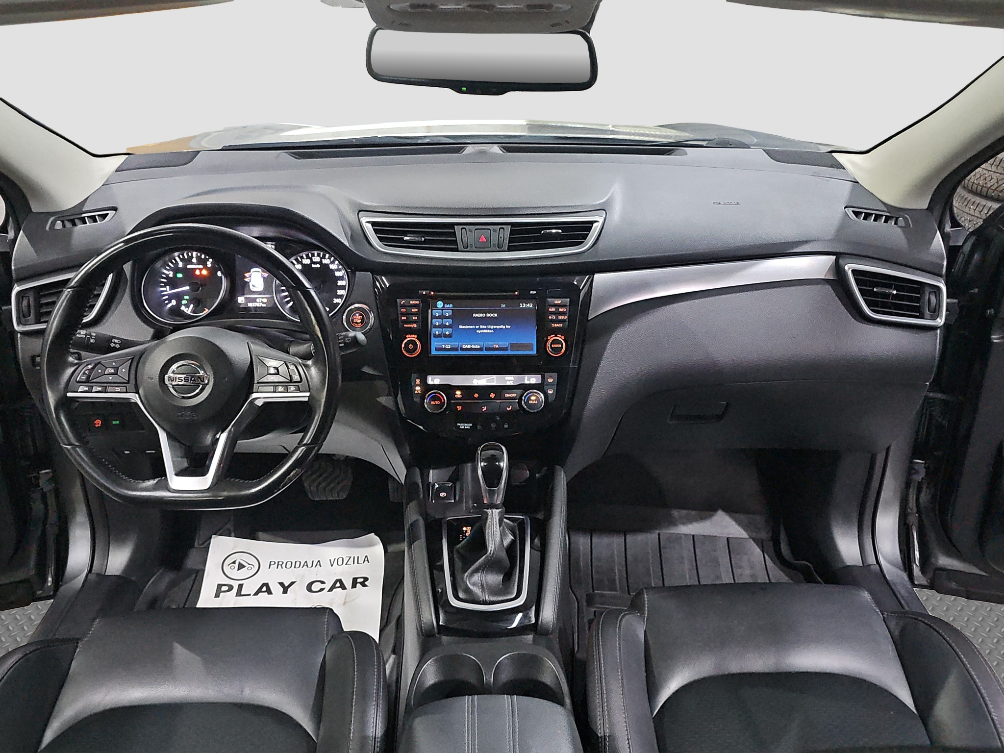 
								Nissan Qashqai TEKNA/AUTO/PAN full									