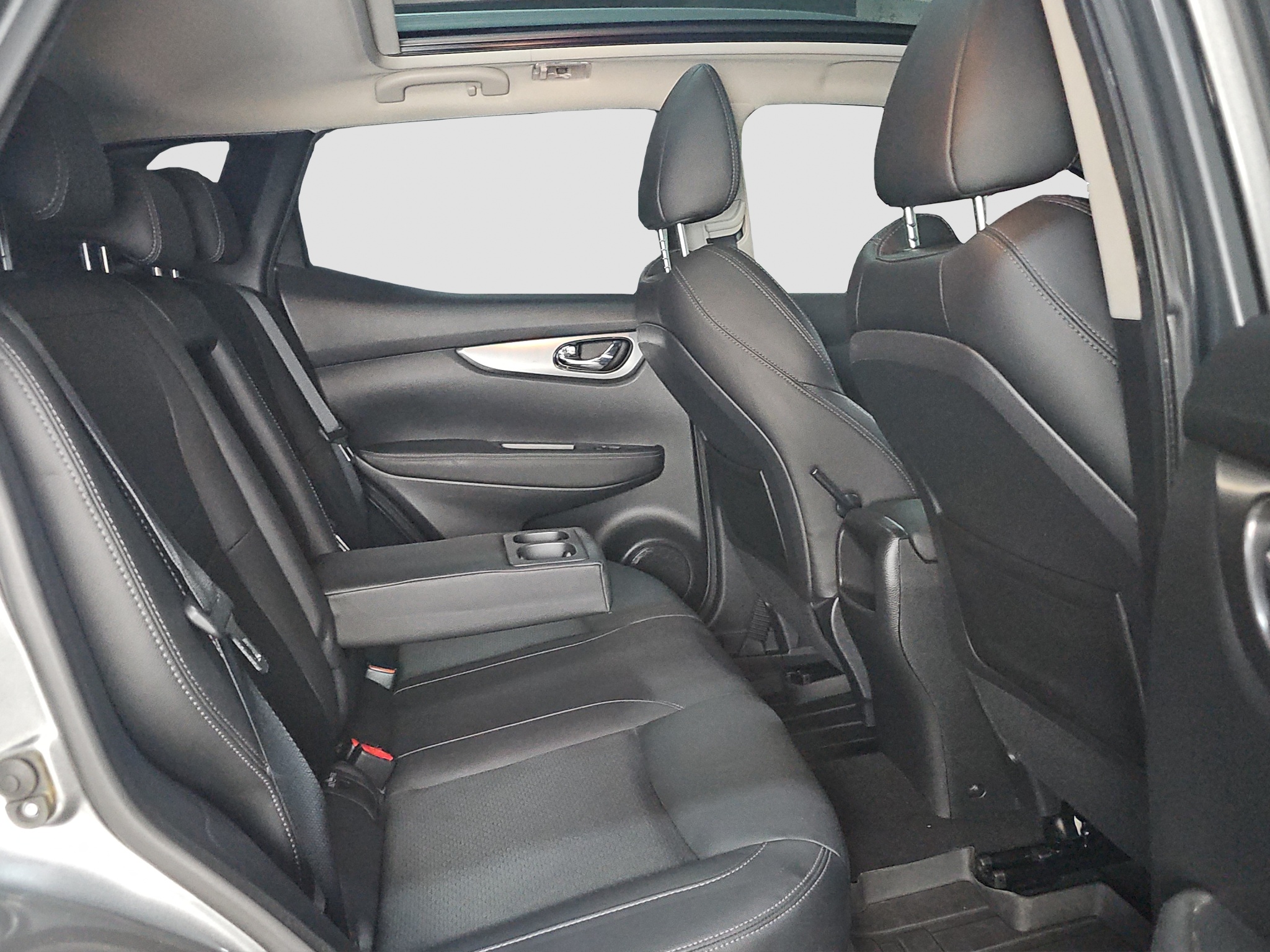 
								Nissan Qashqai TEKNA/AUTO/PAN full									