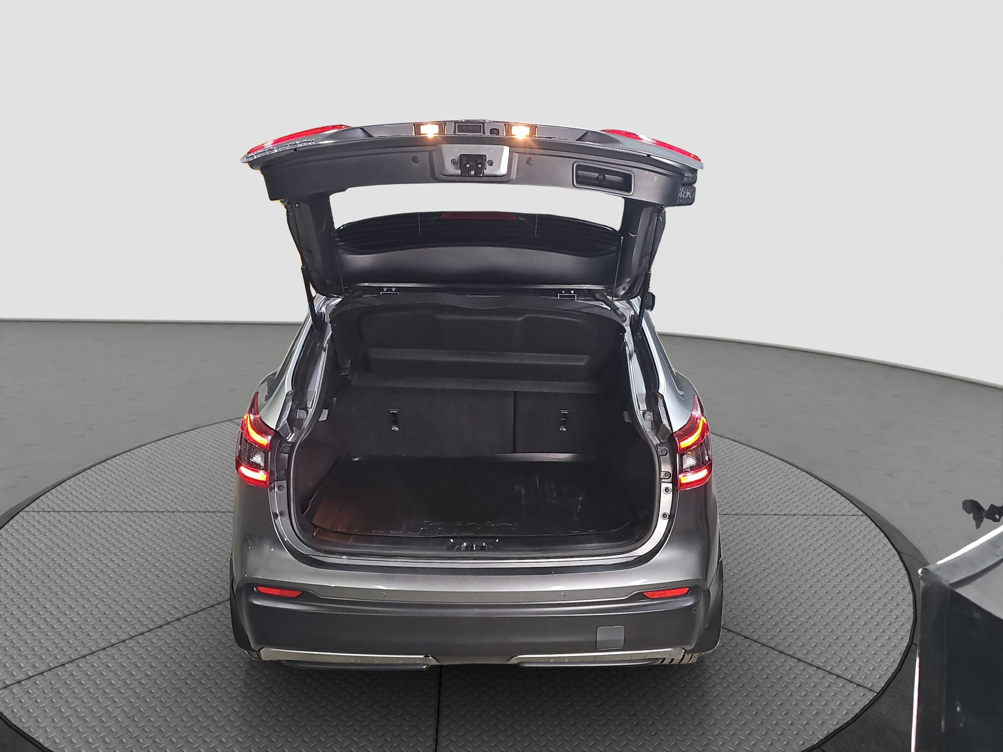
								Nissan Qashqai TEKNA/AUTO/PAN full									