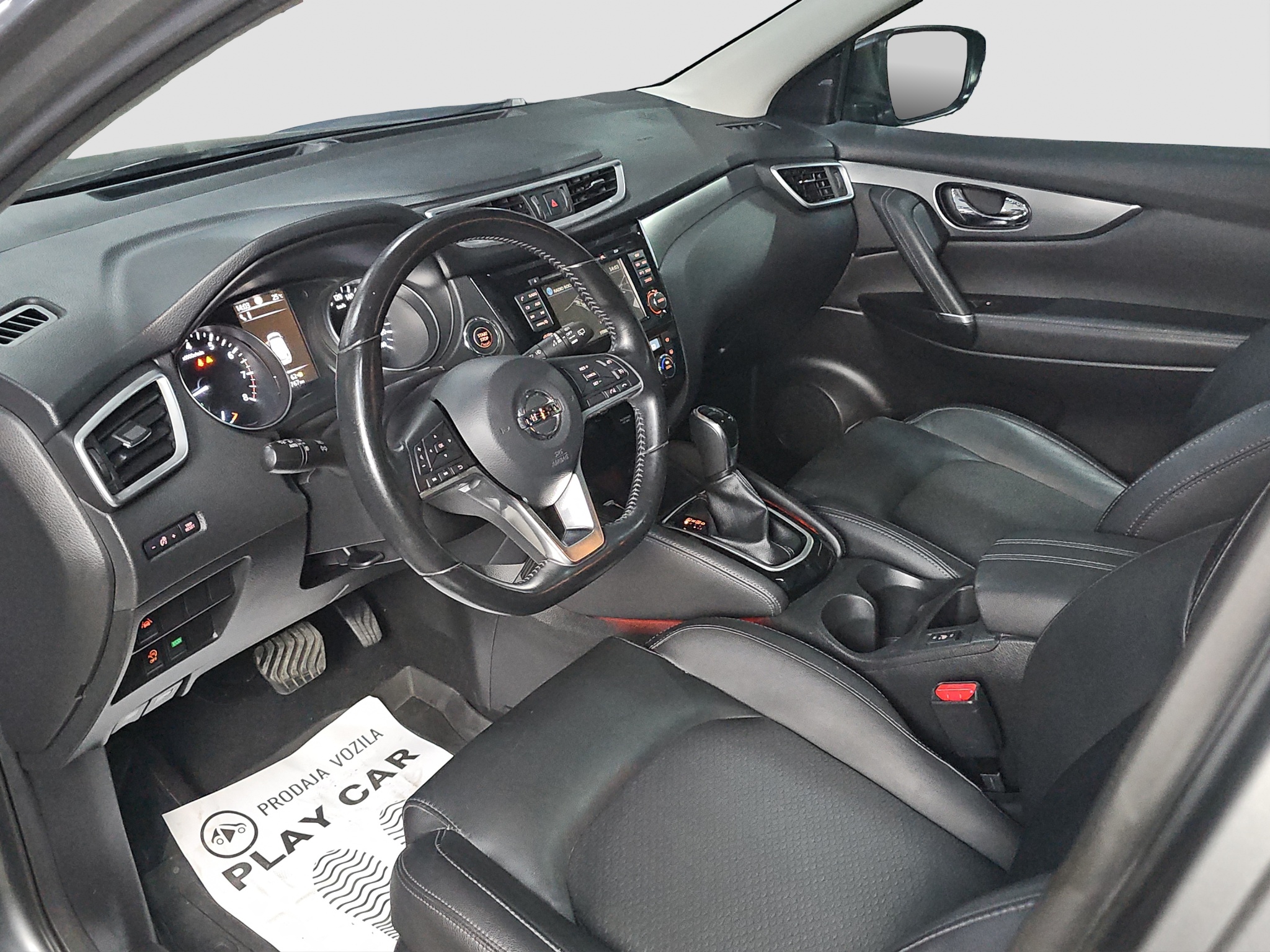 
								Nissan Qashqai TEKNA/AUTO/PAN full									