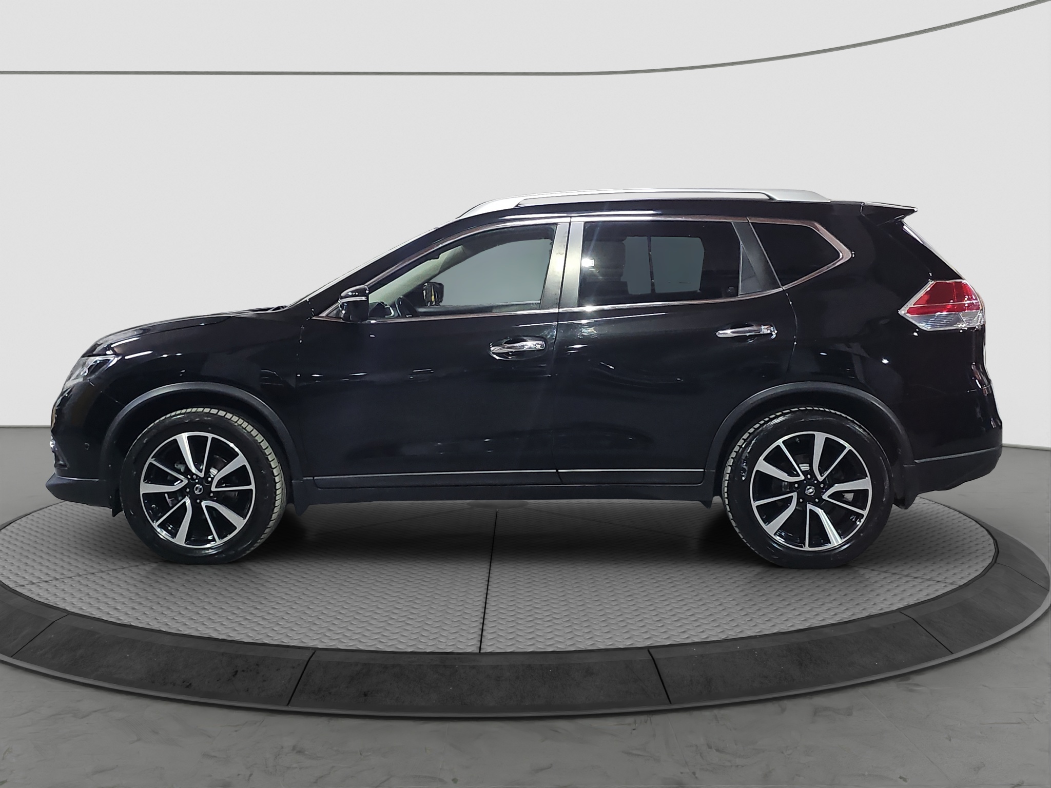 
								Nissan X-Trail 4X4/TEKNA/POK.KROV full									